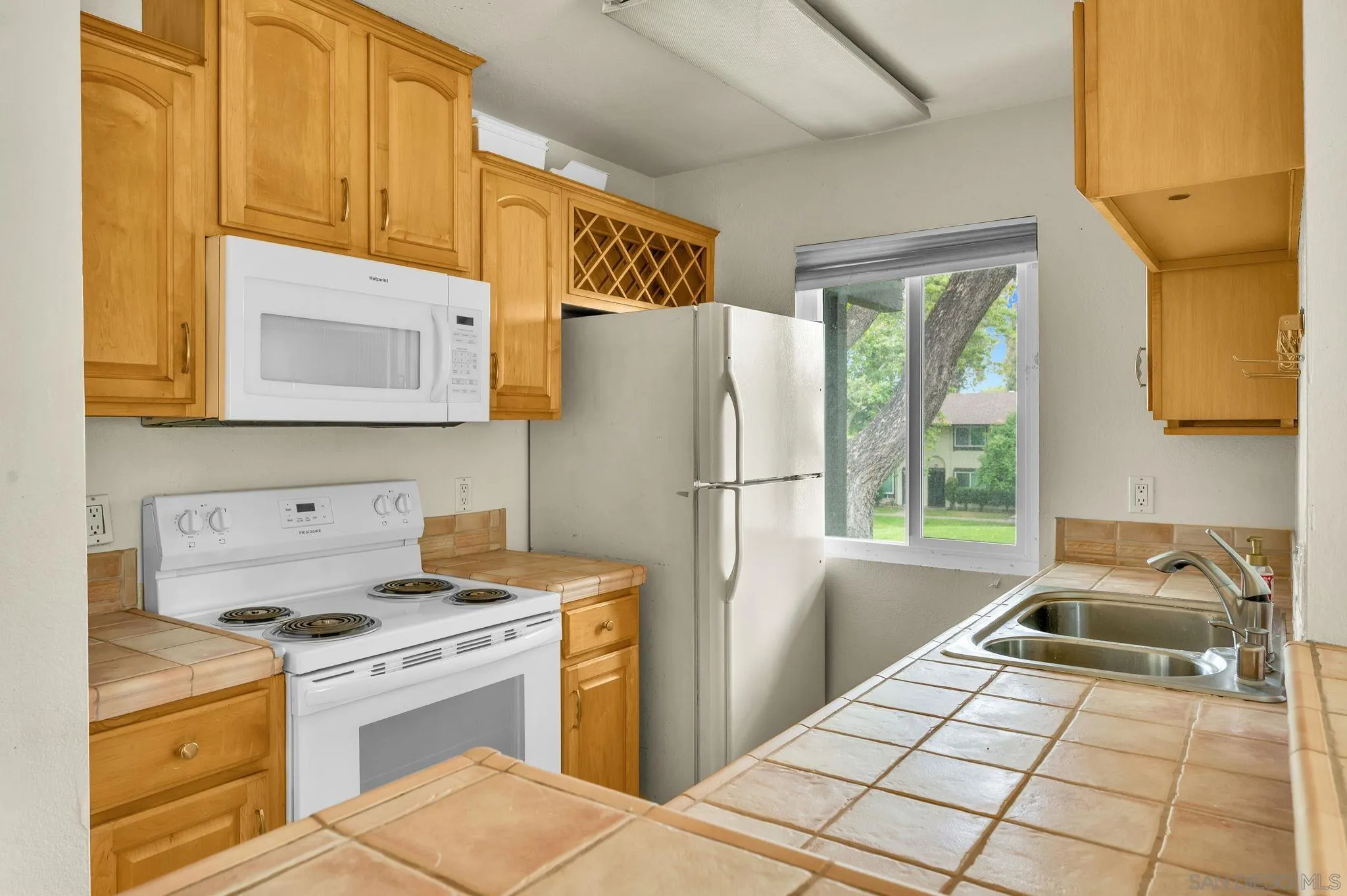 Photo #8: 260012313 Listing: Photo #8