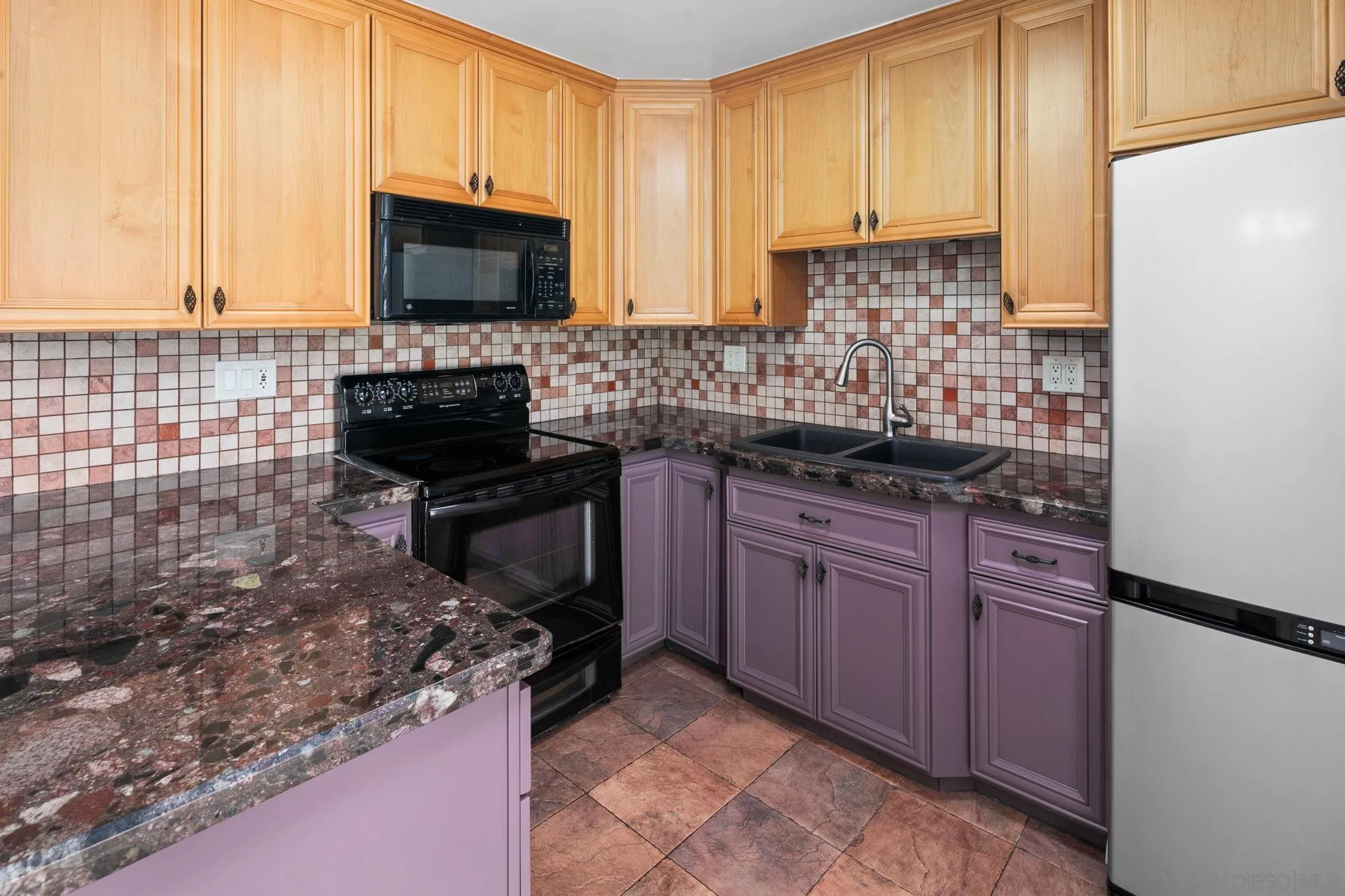 Photo #2: 260012315 Listing: Photo #2