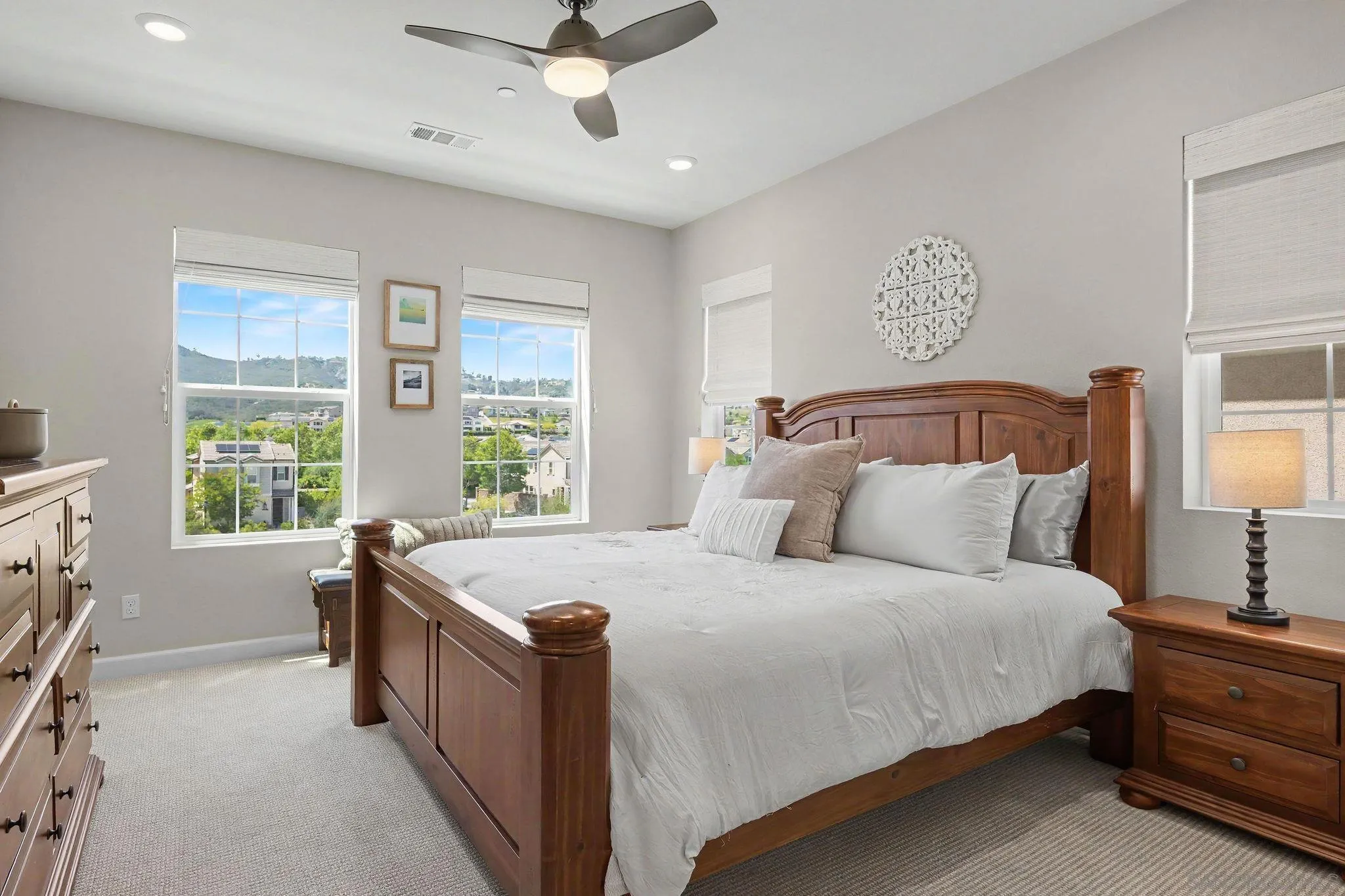 https://cdn.realtyfeed.com/cdn/127/260012317/5a4098719aff388ebc30234bbe79d5ea.webp