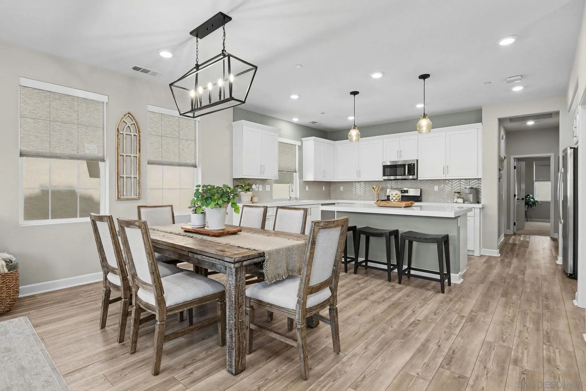 https://cdn.realtyfeed.com/cdn/127/260012317/75bbc1c7a91b6995858704b5e65a95ba.webp