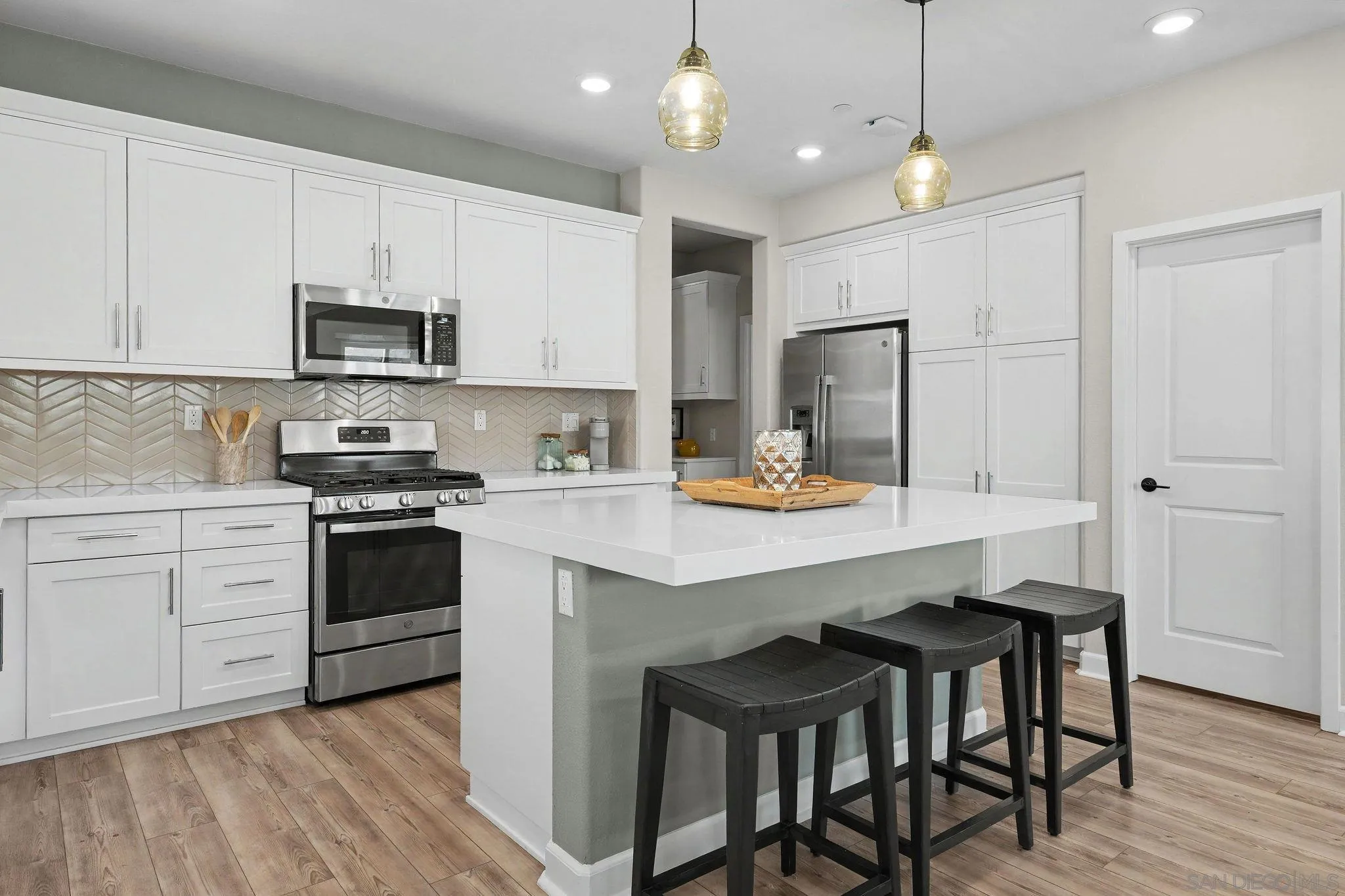 https://cdn.realtyfeed.com/cdn/127/260012317/9669d31aace7ccd7a535ffa96fc89a0c.webp