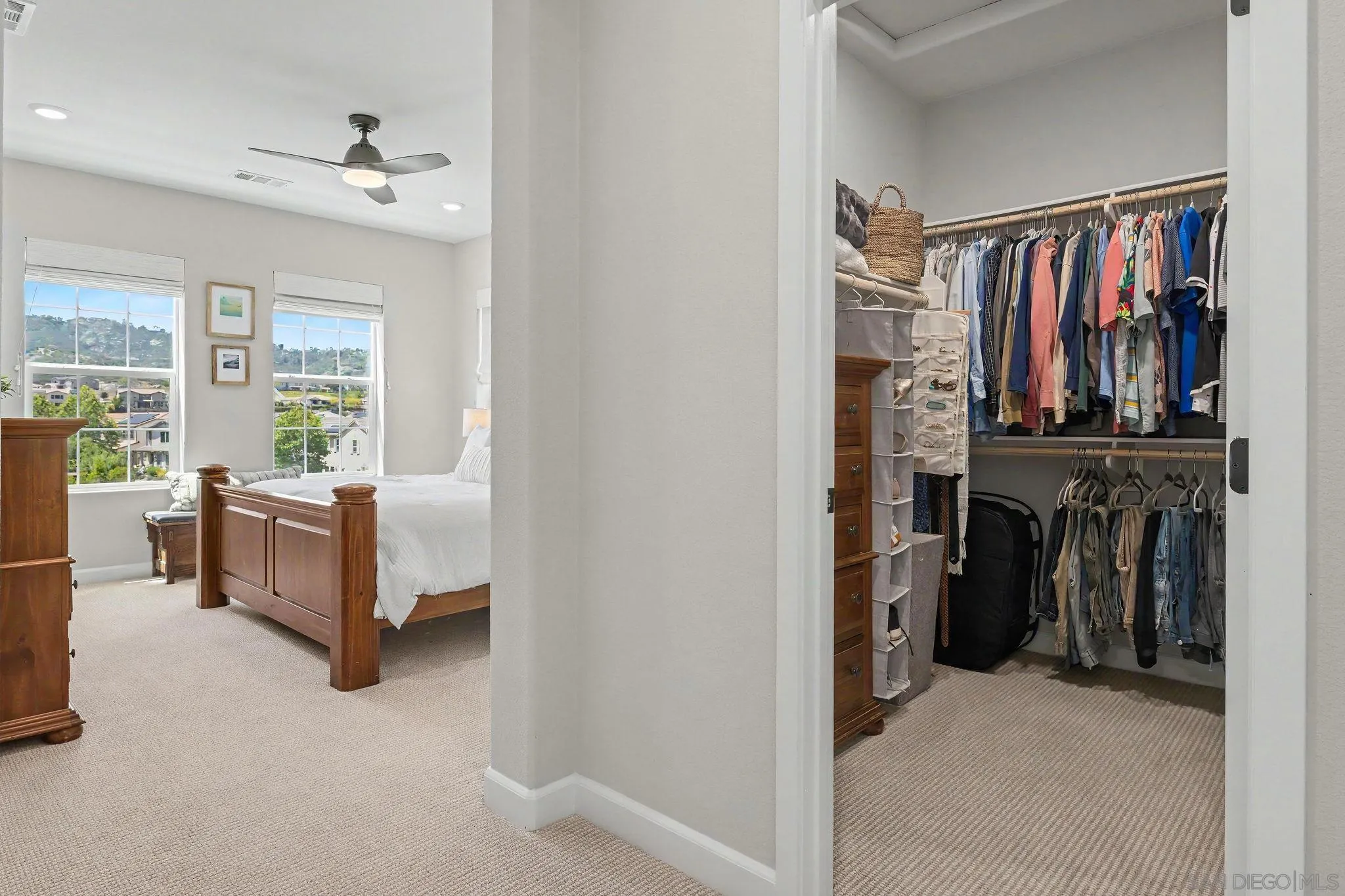 https://cdn.realtyfeed.com/cdn/127/260012317/c60e07e548a3675490f35bb60a0e6b85.webp