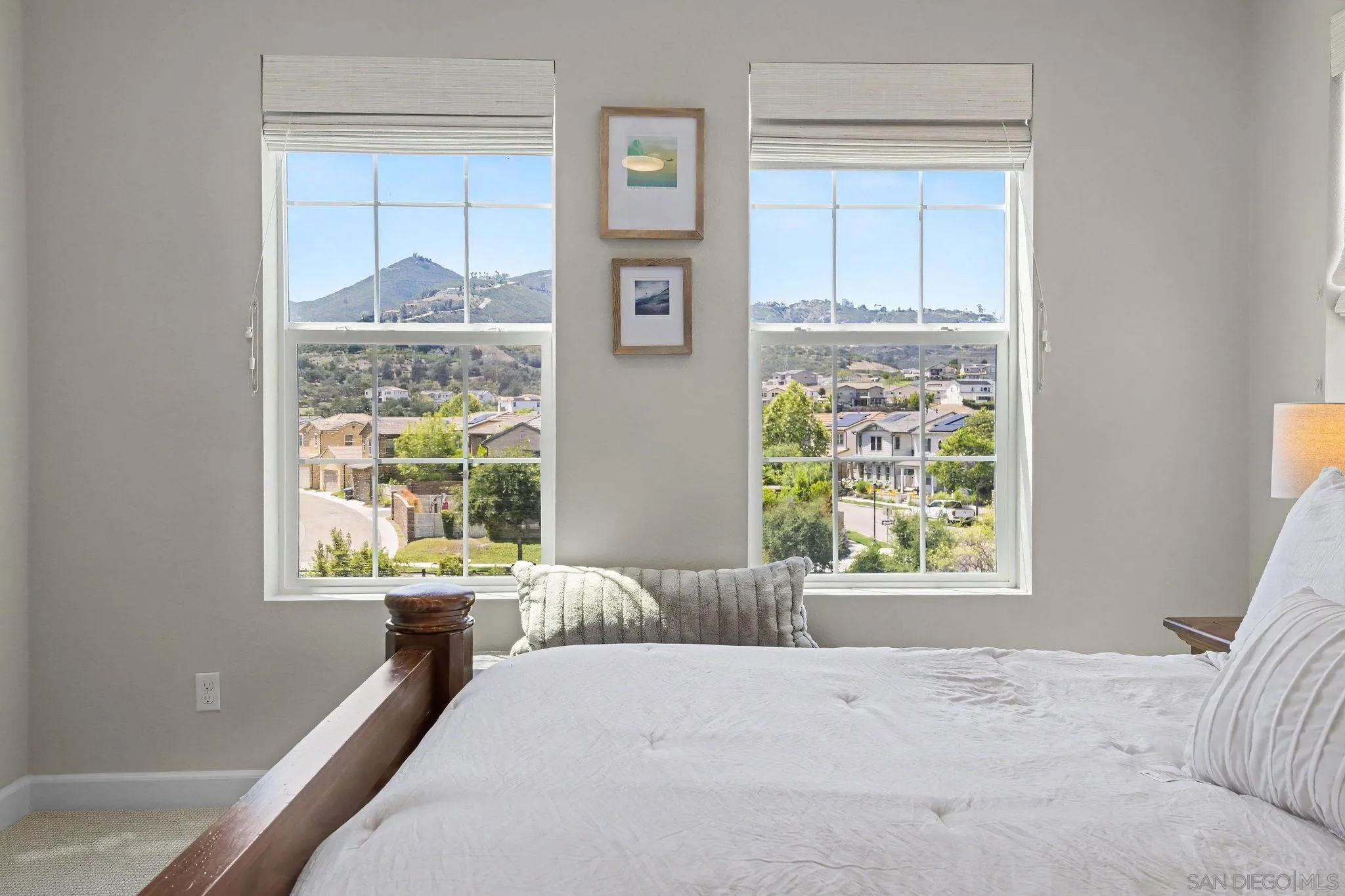 https://cdn.realtyfeed.com/cdn/127/260012317/cf104ca2547ebdb90a68a4e0c7a4dcff.webp
