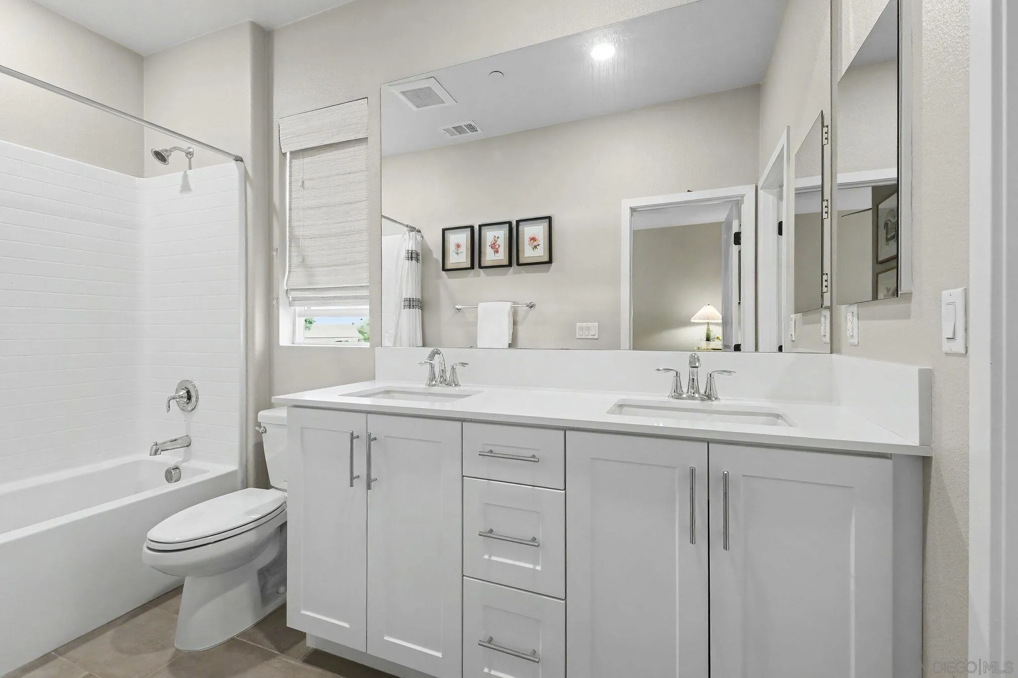 https://cdn.realtyfeed.com/cdn/127/260012317/d49d17258db1681815b41b04b5f6aa63.webp