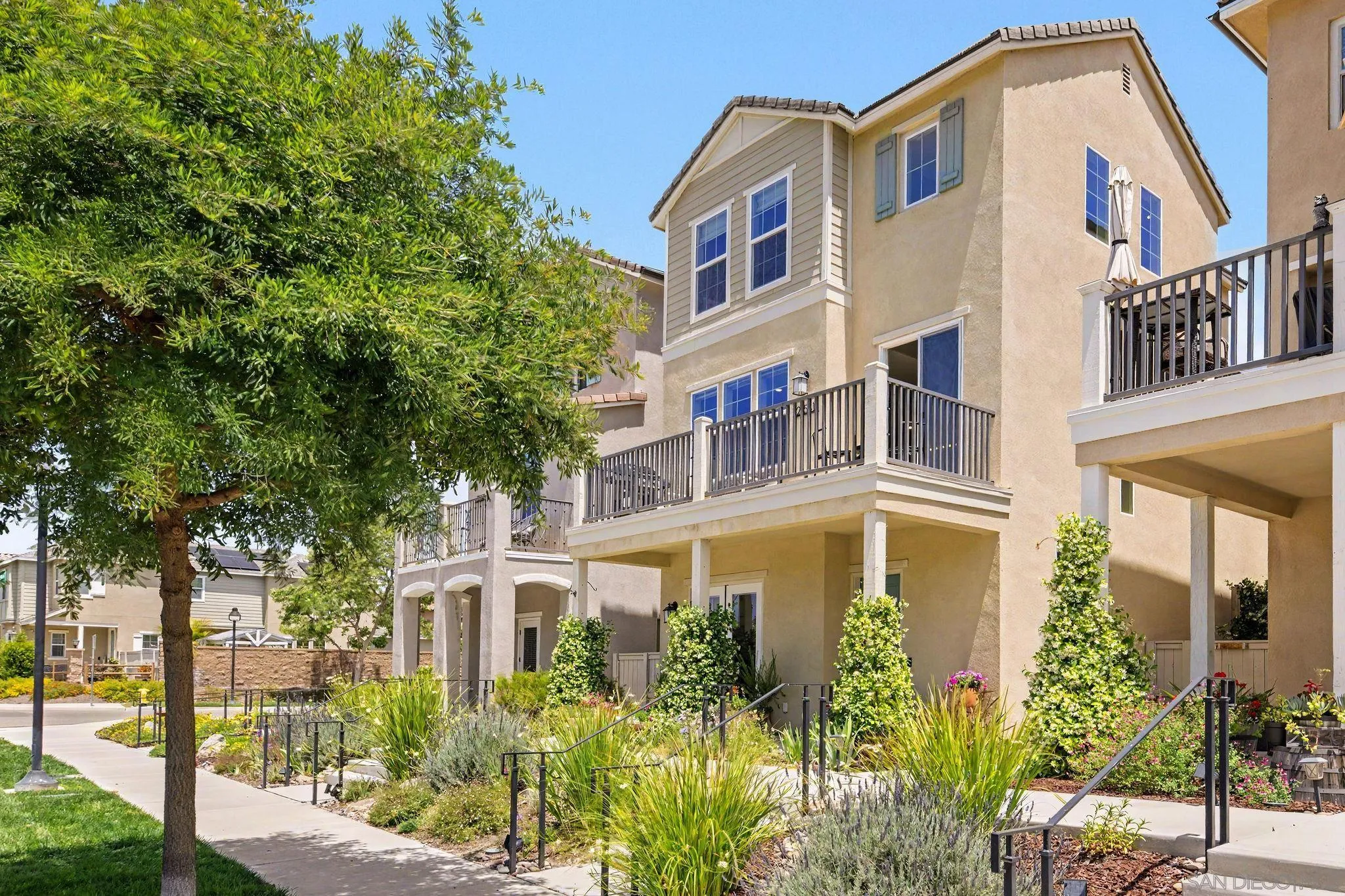 https://cdn.realtyfeed.com/cdn/127/260012317/fdf7689a2765d87e9ec413bd1e591adc.webp