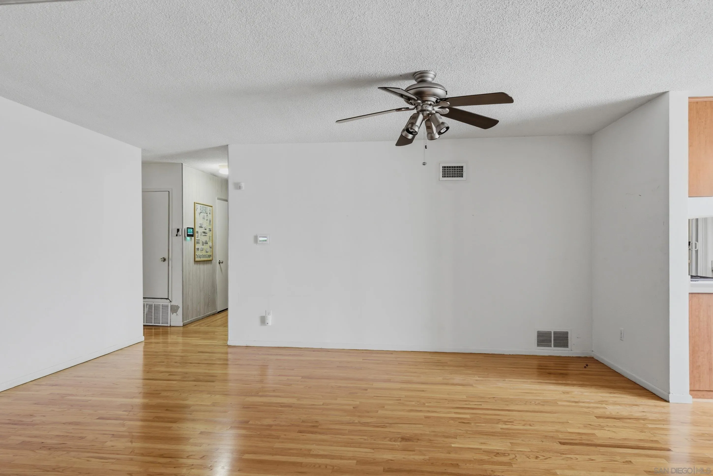 https://cdn.realtyfeed.com/cdn/127/260012318/0241f016eccd97fcdfad6f3b0b9df2d6.webp