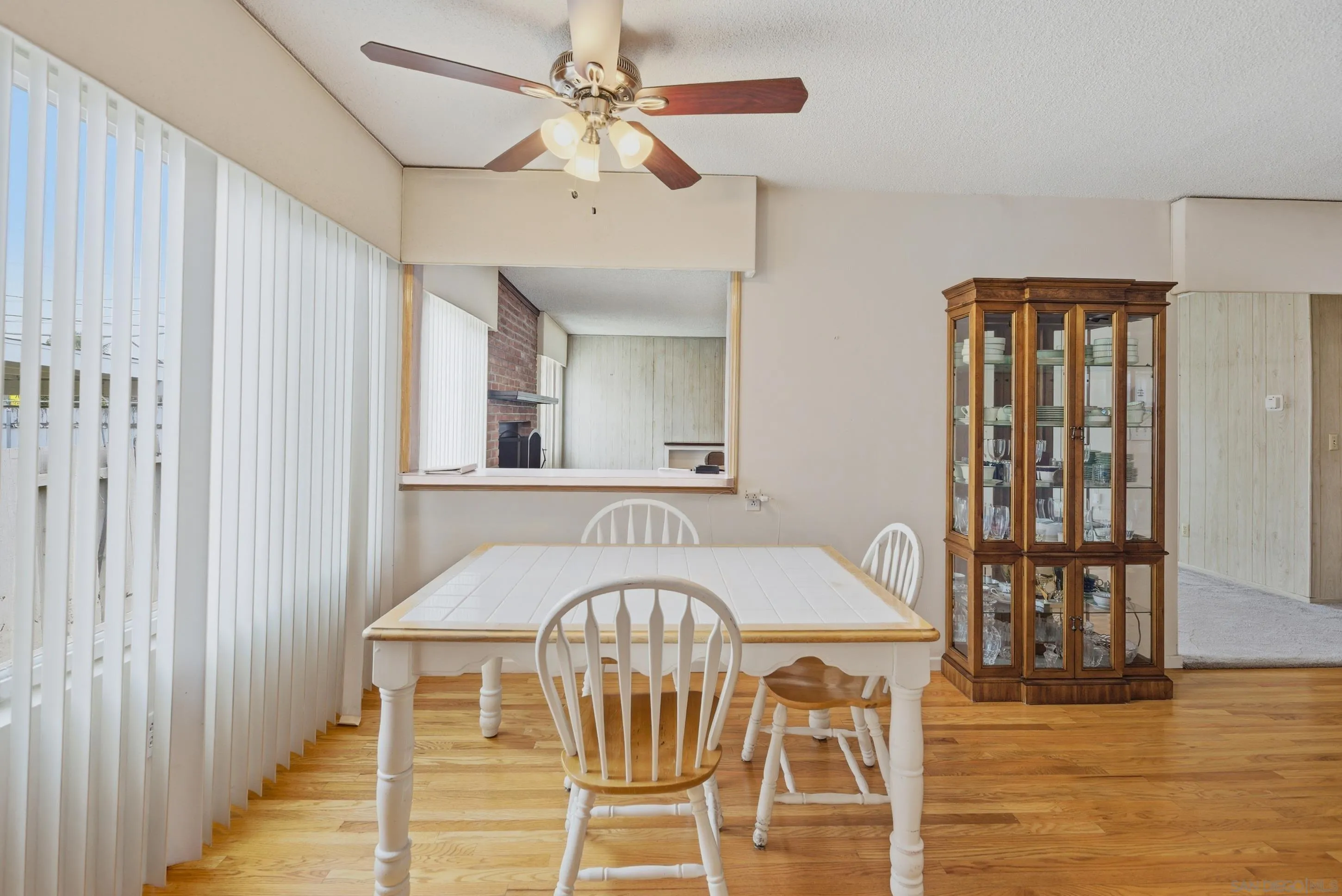 https://cdn.realtyfeed.com/cdn/127/260012318/cfff9f9343e15b132293416a413fd505.webp