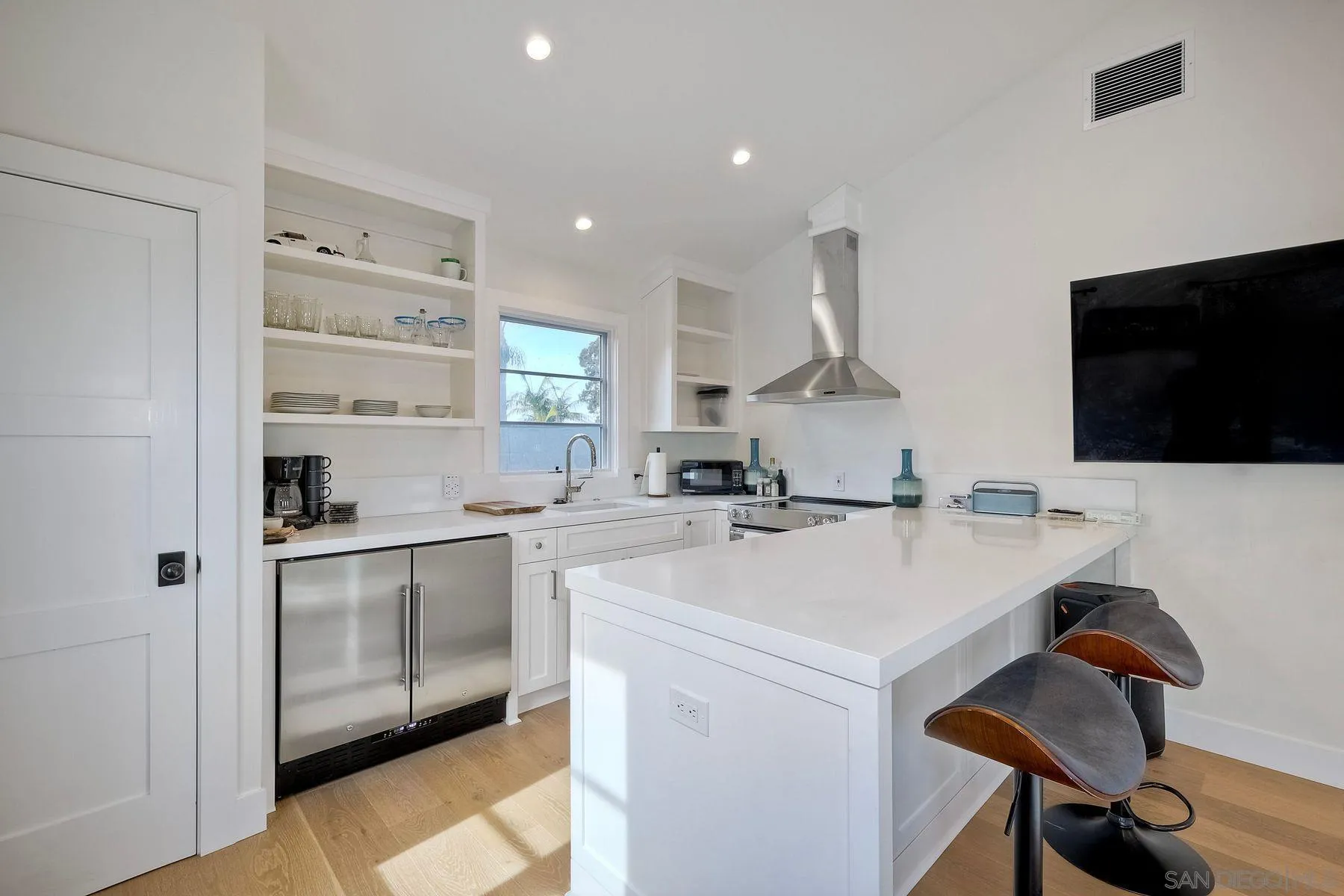 https://cdn.realtyfeed.com/cdn/127/260012319/04b41ee8566f7e09bb6b36f3e1a1b881.webp