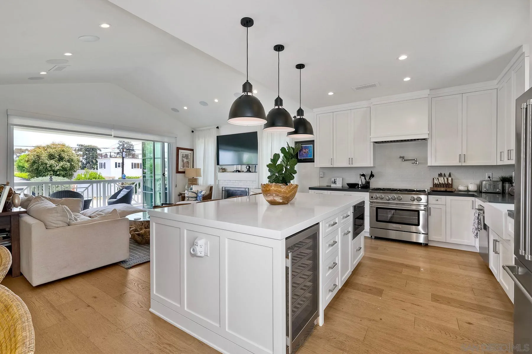 https://cdn.realtyfeed.com/cdn/127/260012319/210db5a21ee803950cdd5273a1a45d9f.webp