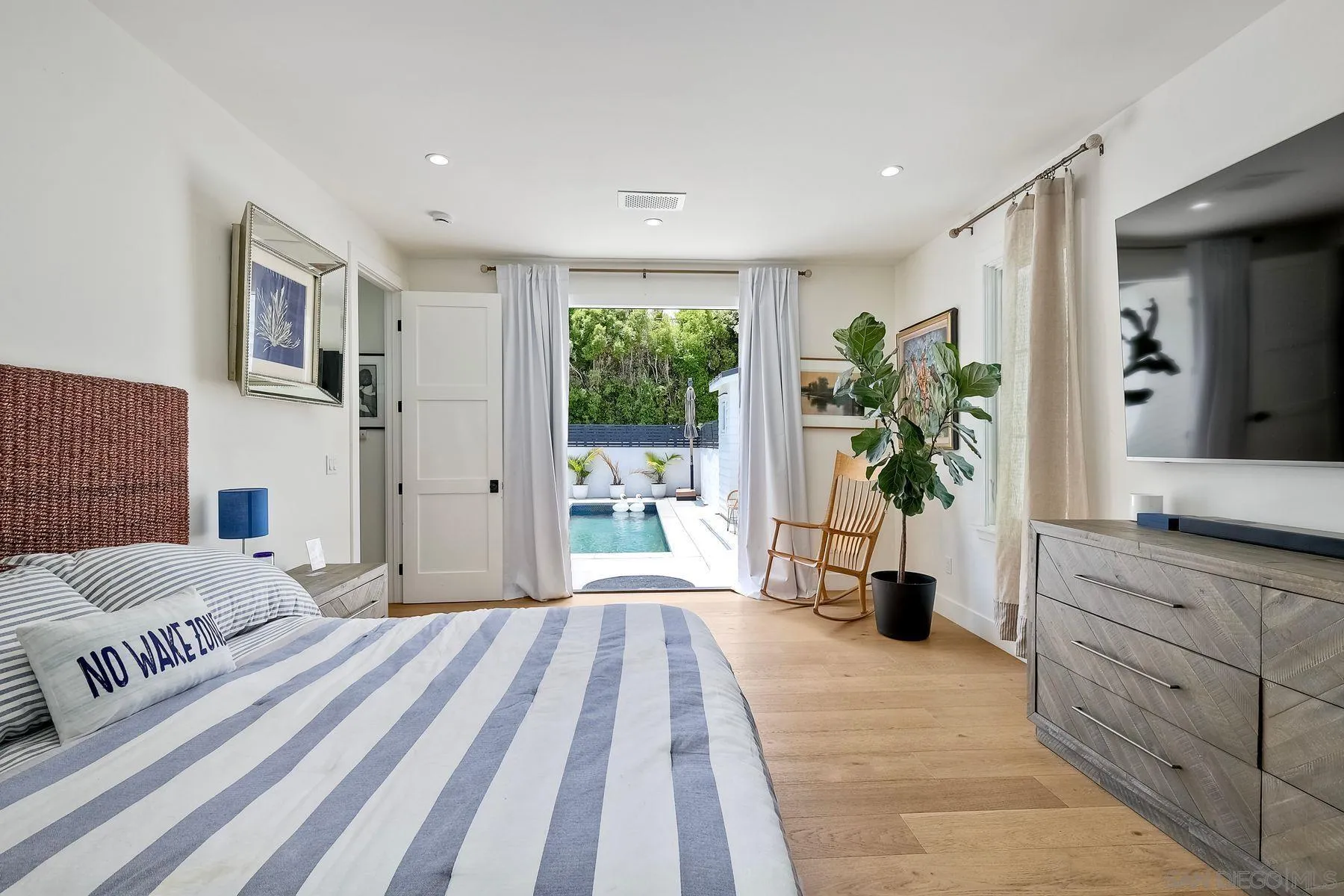 https://cdn.realtyfeed.com/cdn/127/260012319/5bdbb353d6433160a3f1cd6770302656.webp