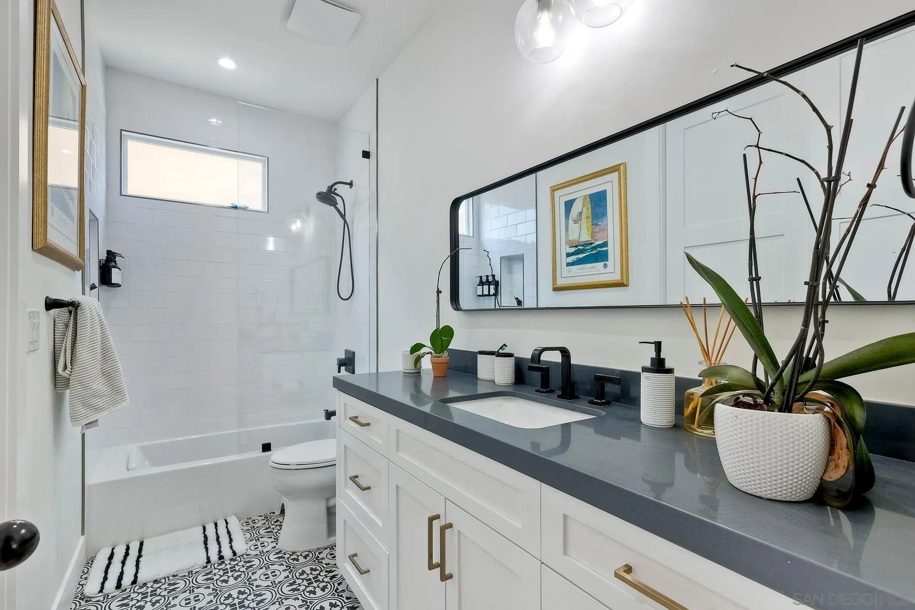 https://cdn.realtyfeed.com/cdn/127/260012319/6c4f8d961c18c18c3beee9dbbdb543c5.webp