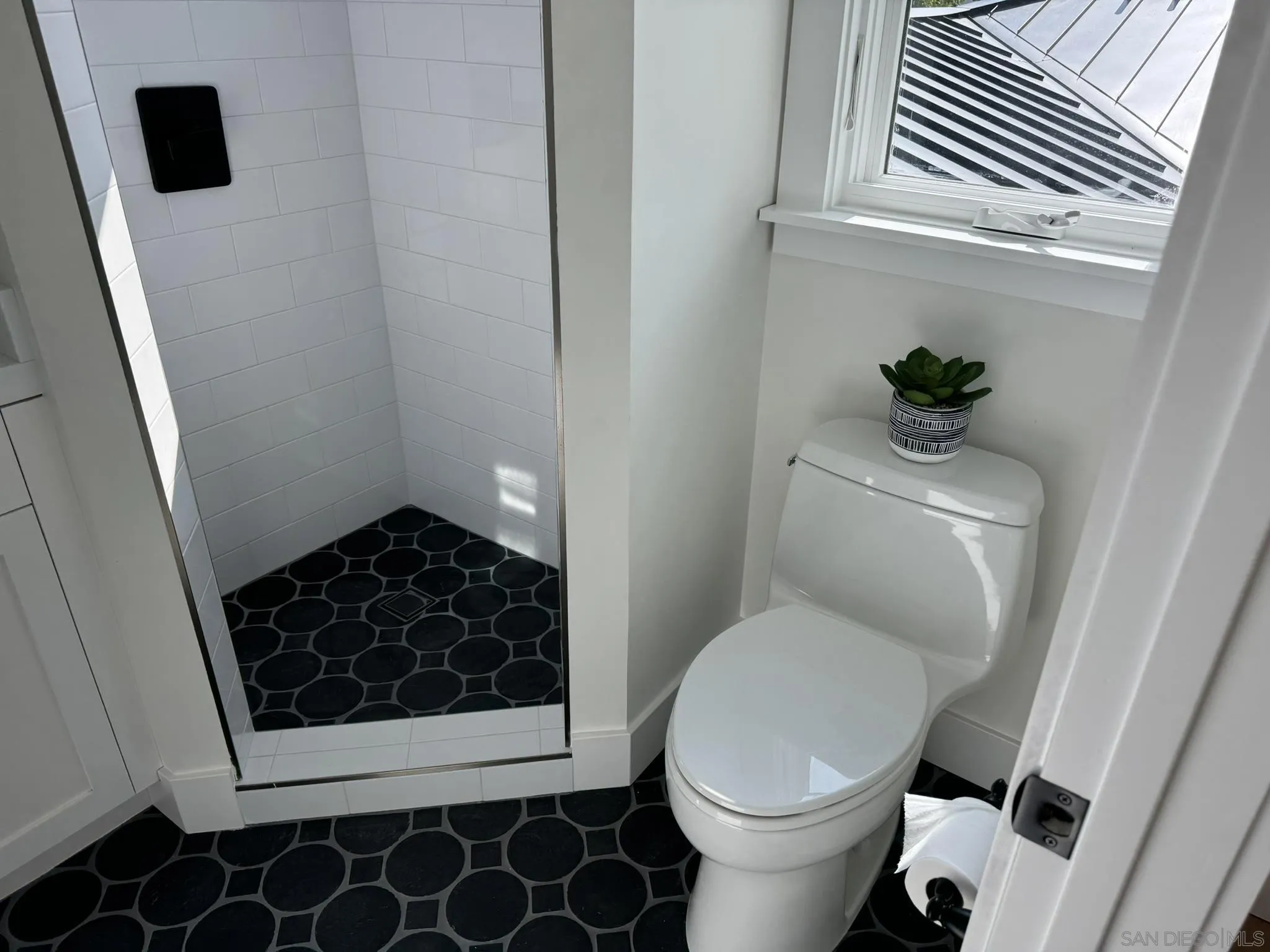 https://cdn.realtyfeed.com/cdn/127/260012319/b7a435da91d7cfd12502daed17d99914.webp