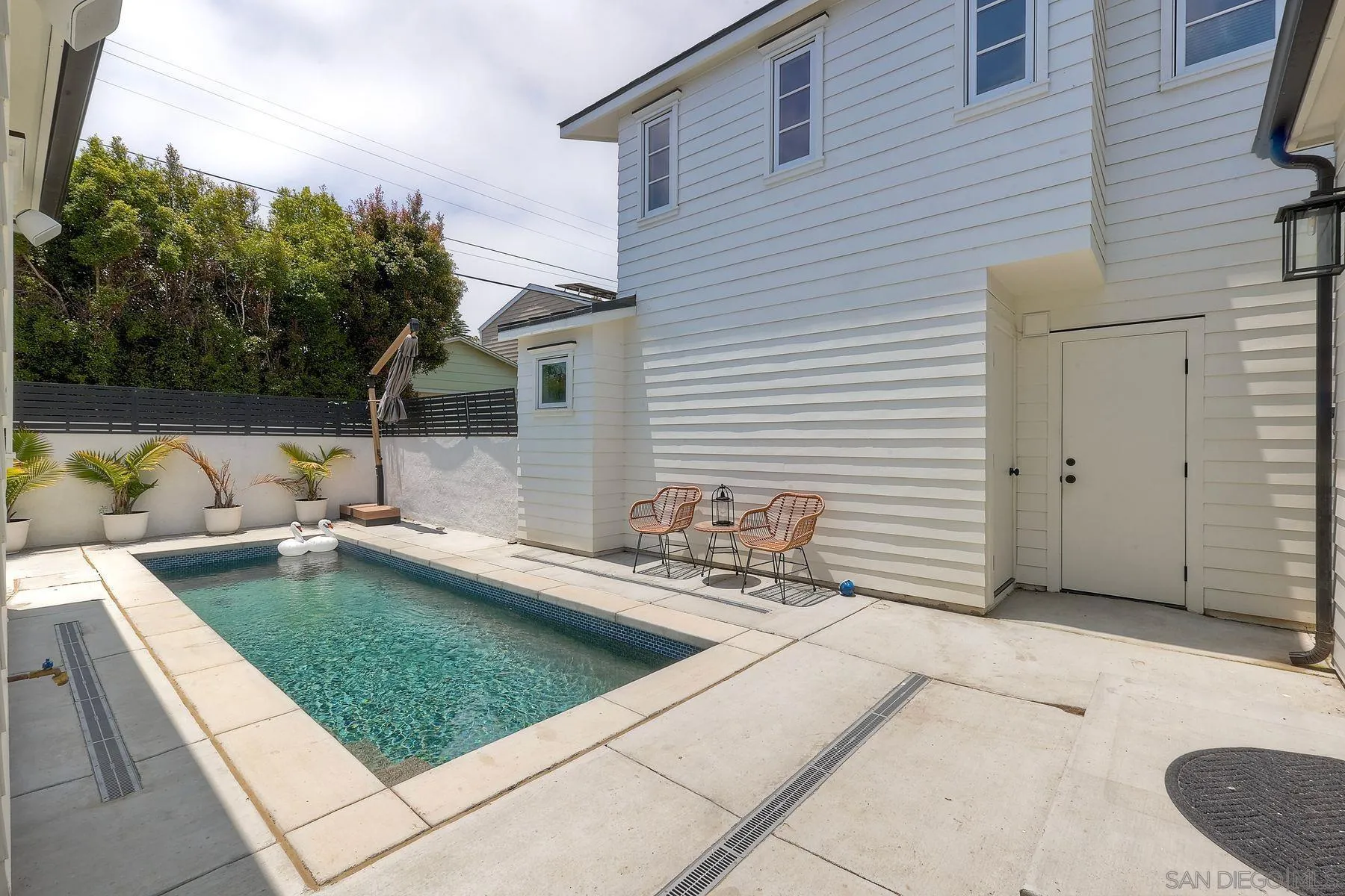 https://cdn.realtyfeed.com/cdn/127/260012319/e40543af147f154edf1c436fd7bc63fd.webp