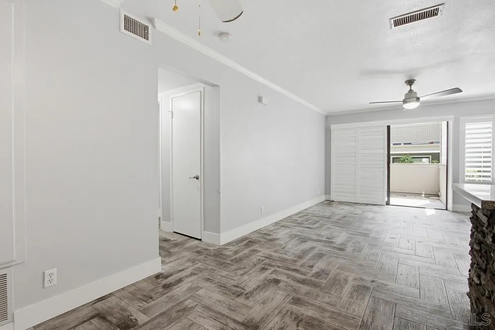 https://cdn.realtyfeed.com/cdn/127/260012323/06d5f6ac7124b4e99fe82896c26883e2.webp