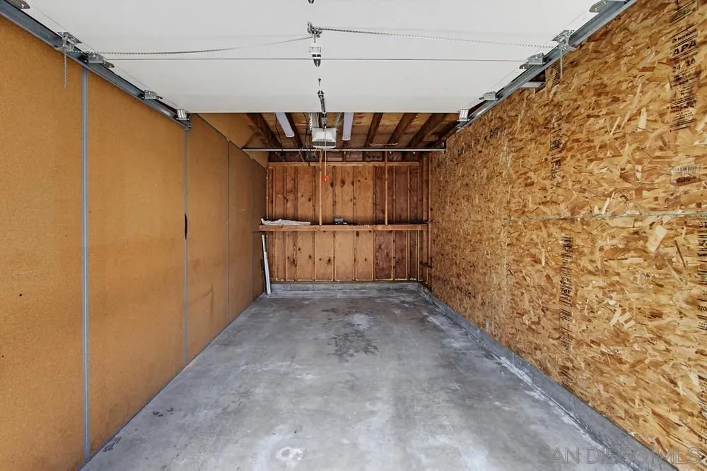 https://cdn.realtyfeed.com/cdn/127/260012323/79e38937e6bd895ae06049bff69d5a27.webp