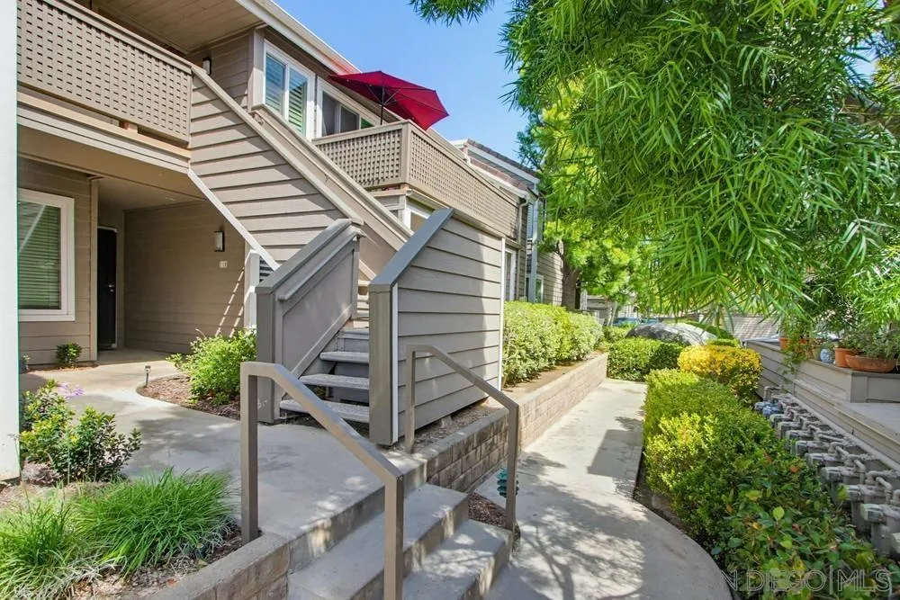 https://cdn.realtyfeed.com/cdn/127/260012323/9f9a584f1ce8f5cc4fa61a94a7f730b4.webp