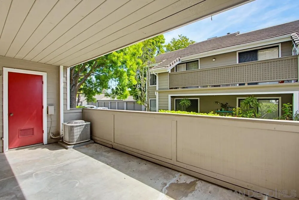 https://cdn.realtyfeed.com/cdn/127/260012323/eb2c2e55a19e78e751489b5132271d80.webp