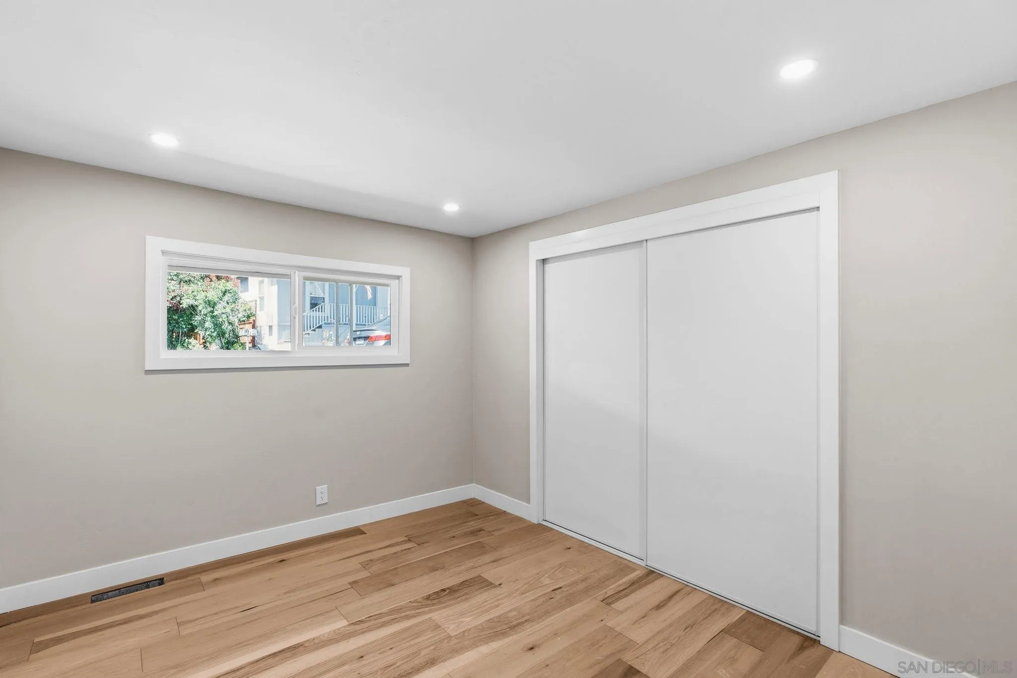 https://cdn.realtyfeed.com/cdn/127/260012328/04c03cd0a545bbed5c6aacfe648cb6c7.webp