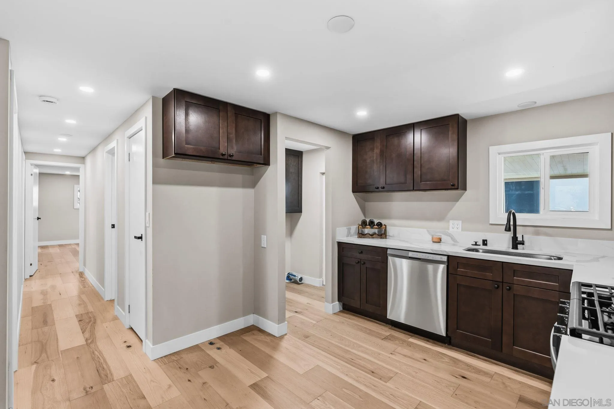 https://cdn.realtyfeed.com/cdn/127/260012328/57ee896b14a09650ca41578f0b7cda08.webp