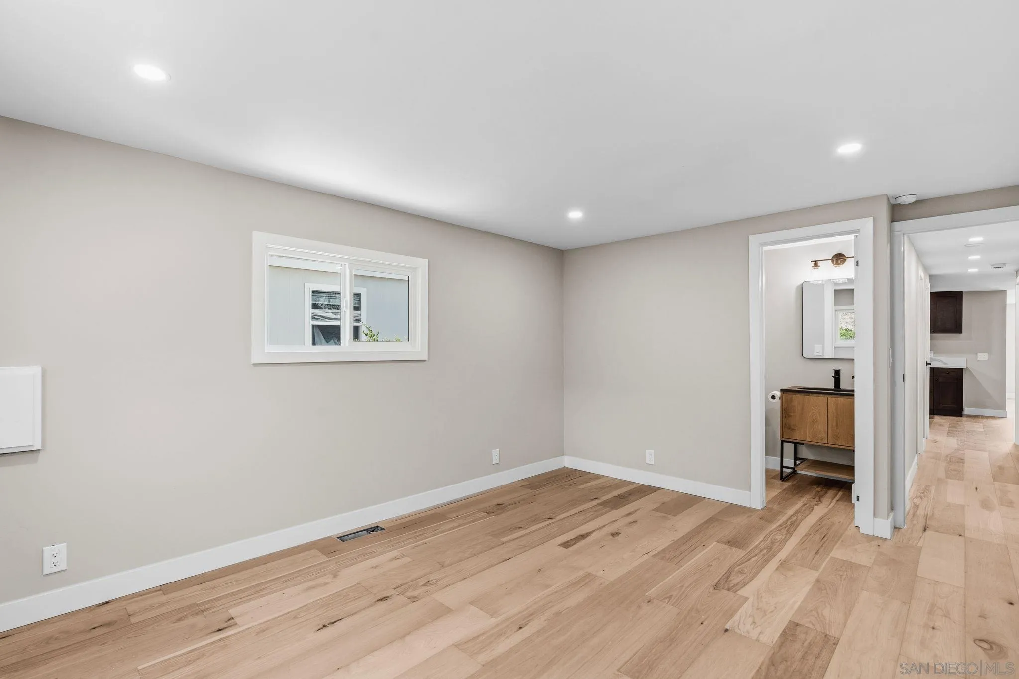https://cdn.realtyfeed.com/cdn/127/260012328/950992d1dd6d8458c63dc6375d8b6063.webp