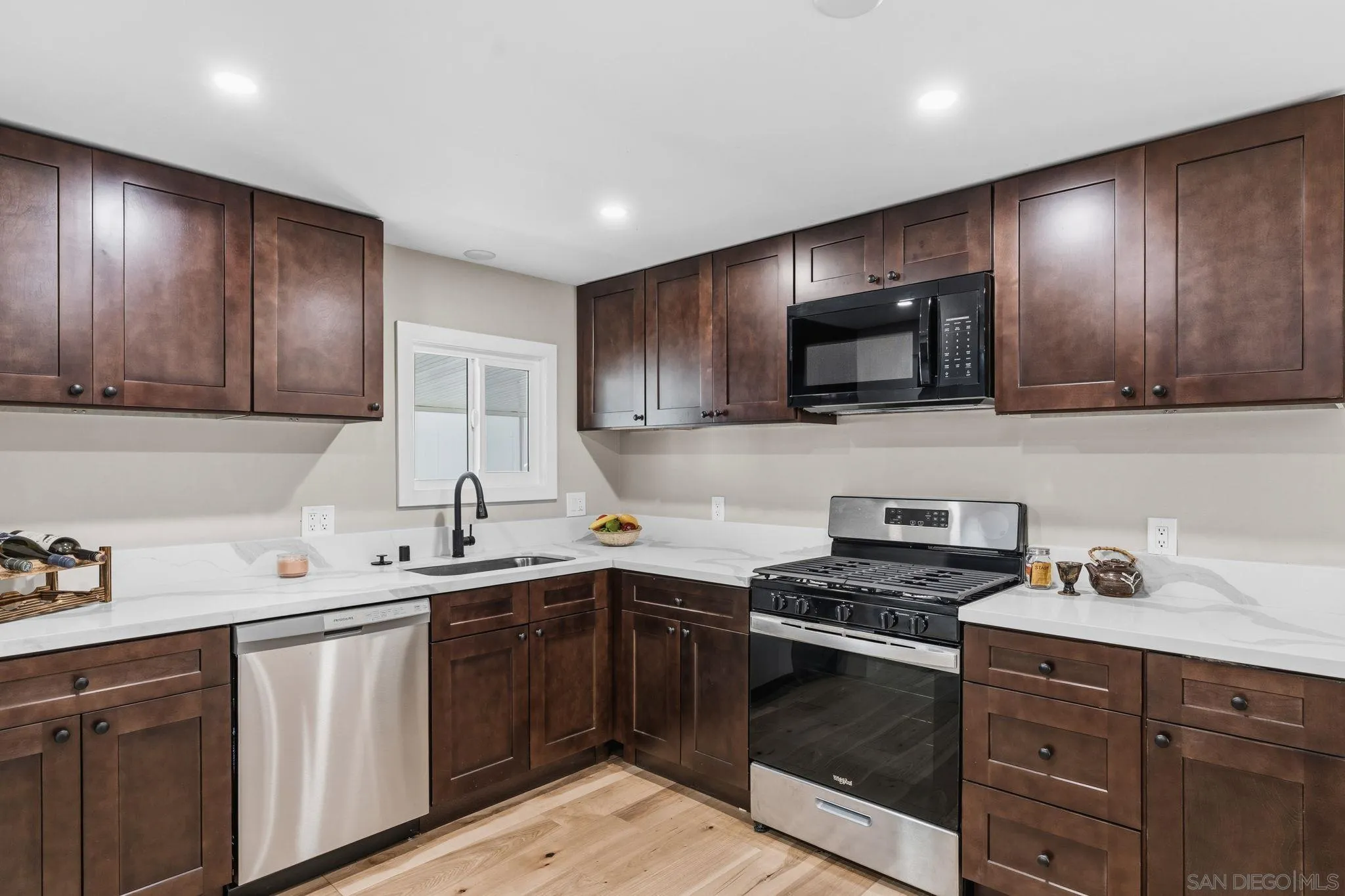https://cdn.realtyfeed.com/cdn/127/260012328/9dae9bd61aa912ba9ca44a2ef44596ae.webp