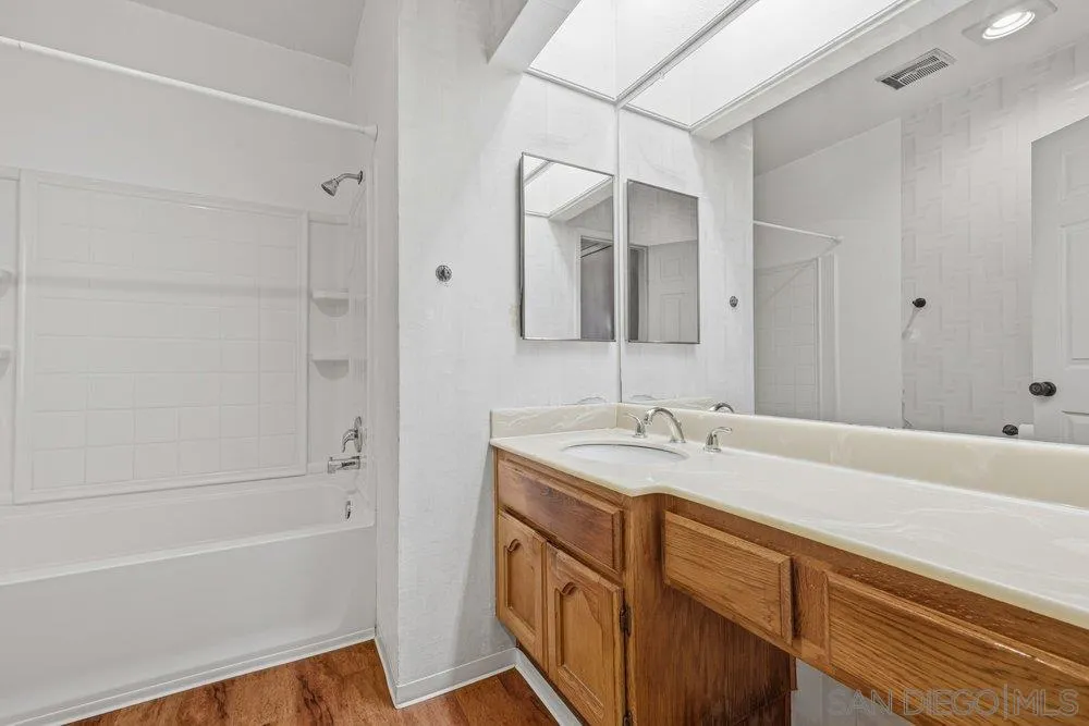 Photo #7: 260012329 Listing: Photo #7