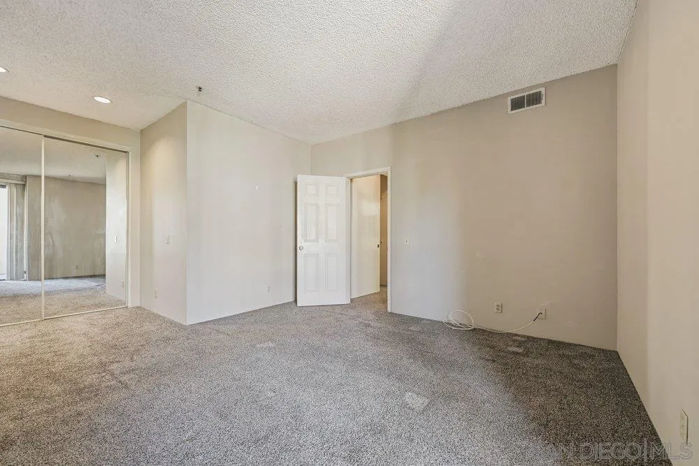Photo #10: 260012329 Listing: Photo #10