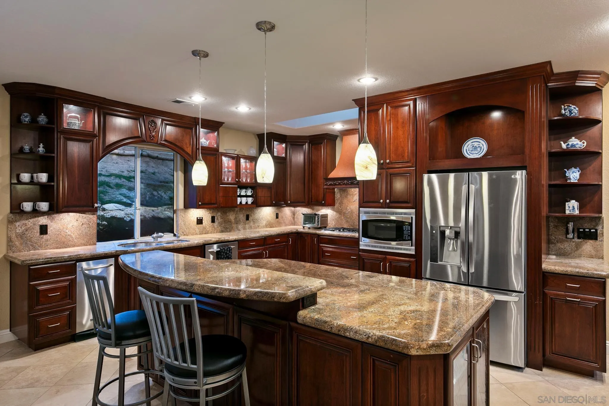 https://cdn.realtyfeed.com/cdn/127/260012331/403904d801a1884c43c8a4ead2f889a3.webp