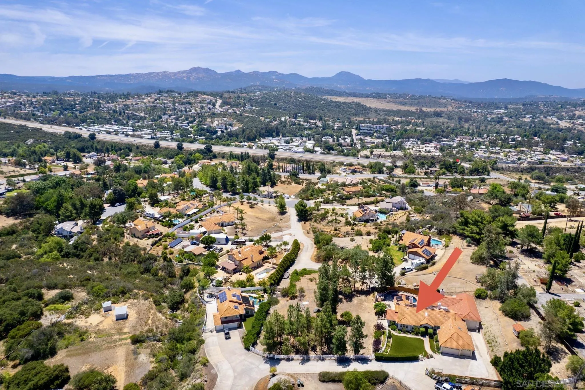 https://cdn.realtyfeed.com/cdn/127/260012331/504c53c5ec988095d65573a192f4d01c.webp