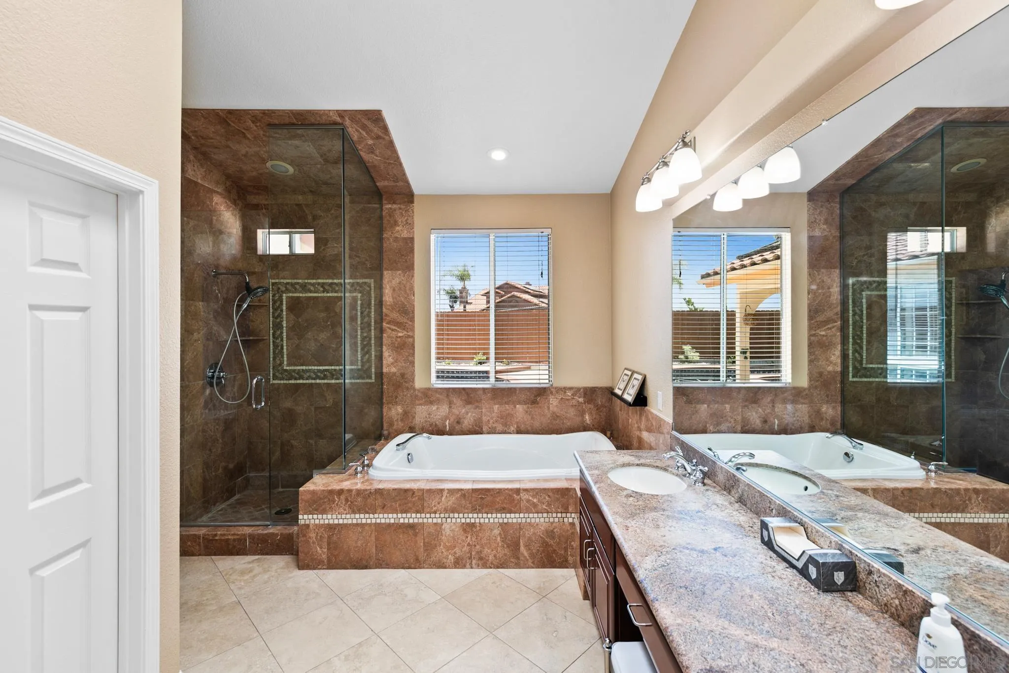 https://cdn.realtyfeed.com/cdn/127/260012331/5510498aca49ec29452b04b59b1a3bdf.webp