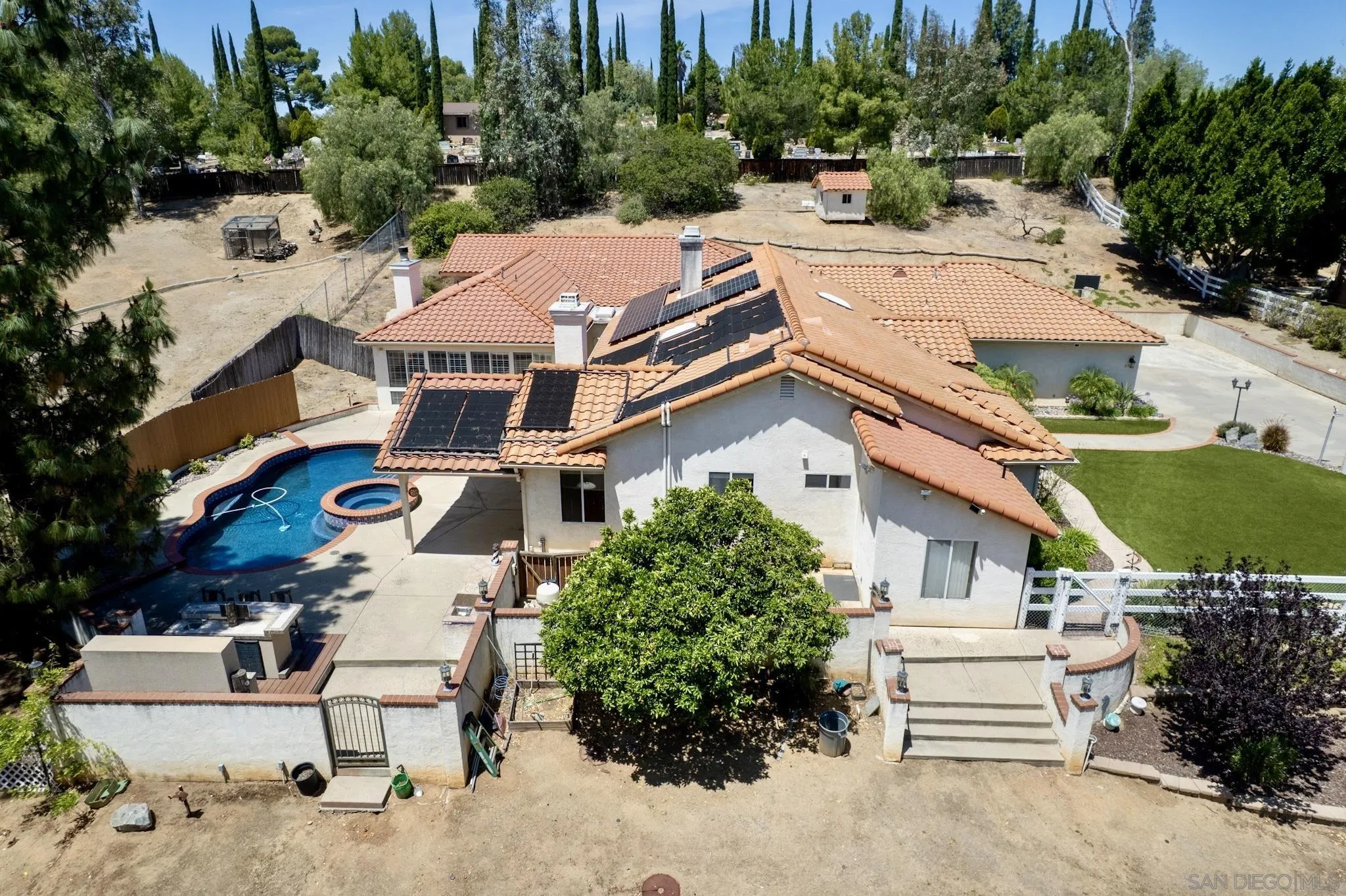 https://cdn.realtyfeed.com/cdn/127/260012331/5d68e75ae3c414c515b976910e181378.webp