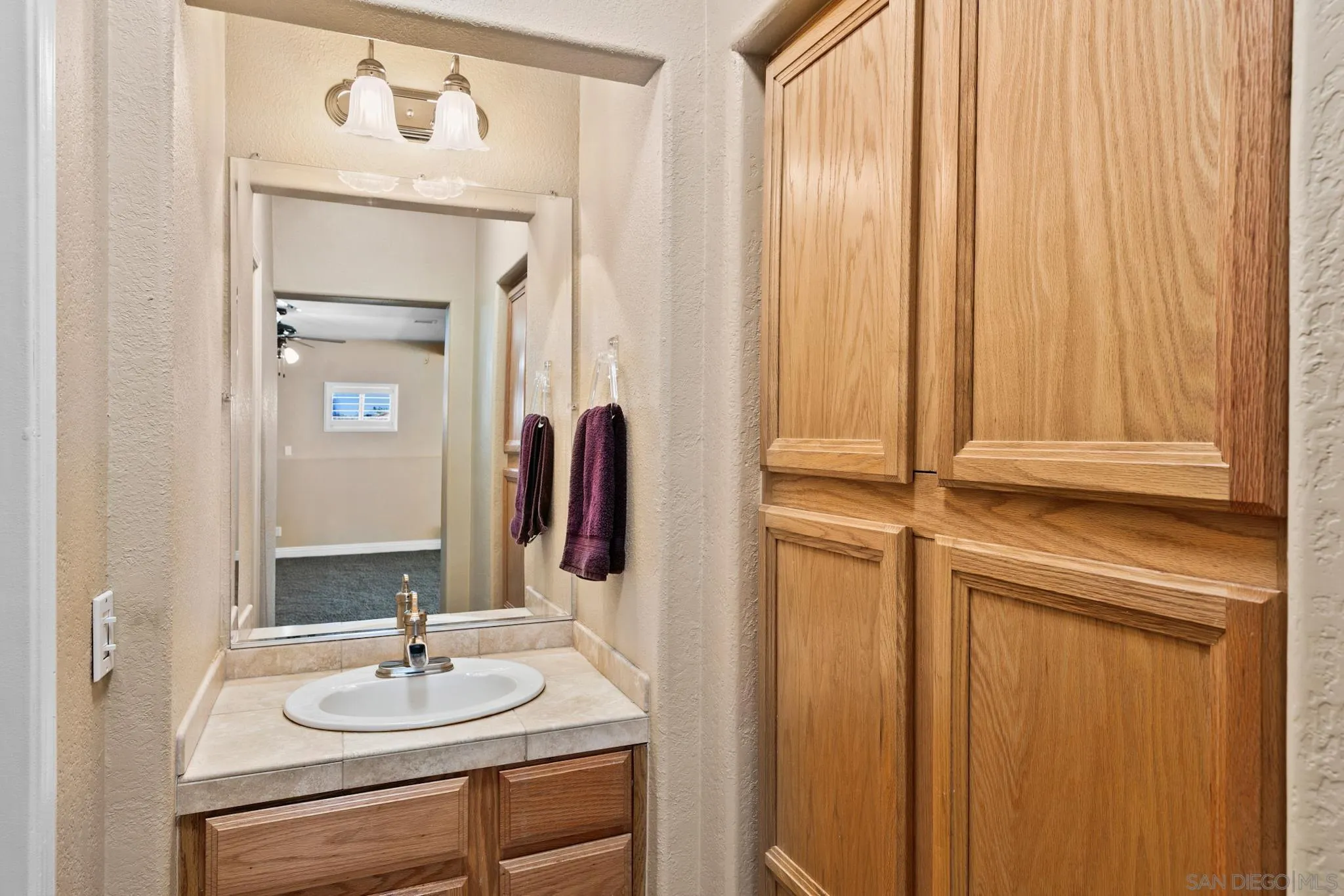 https://cdn.realtyfeed.com/cdn/127/260012331/8e49e68afd4ffb12d7ac0d50a247c079.webp