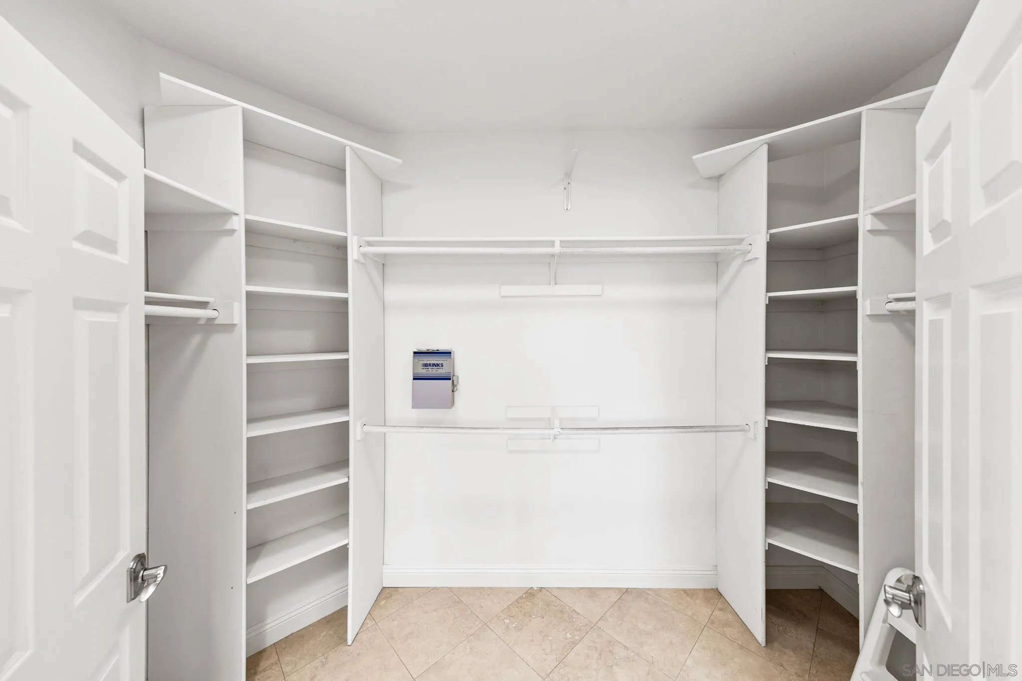 https://cdn.realtyfeed.com/cdn/127/260012331/aae71bcf98e08d3115cfe06f9aabd881.webp