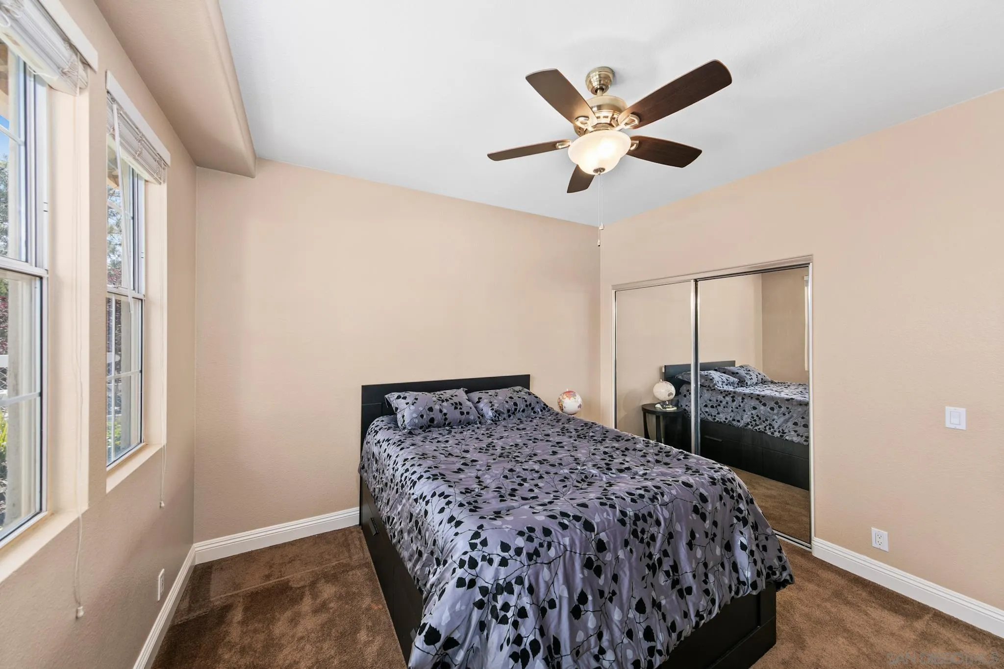 https://cdn.realtyfeed.com/cdn/127/260012331/b9ce66650ff842305c2caa0f6fade865.webp