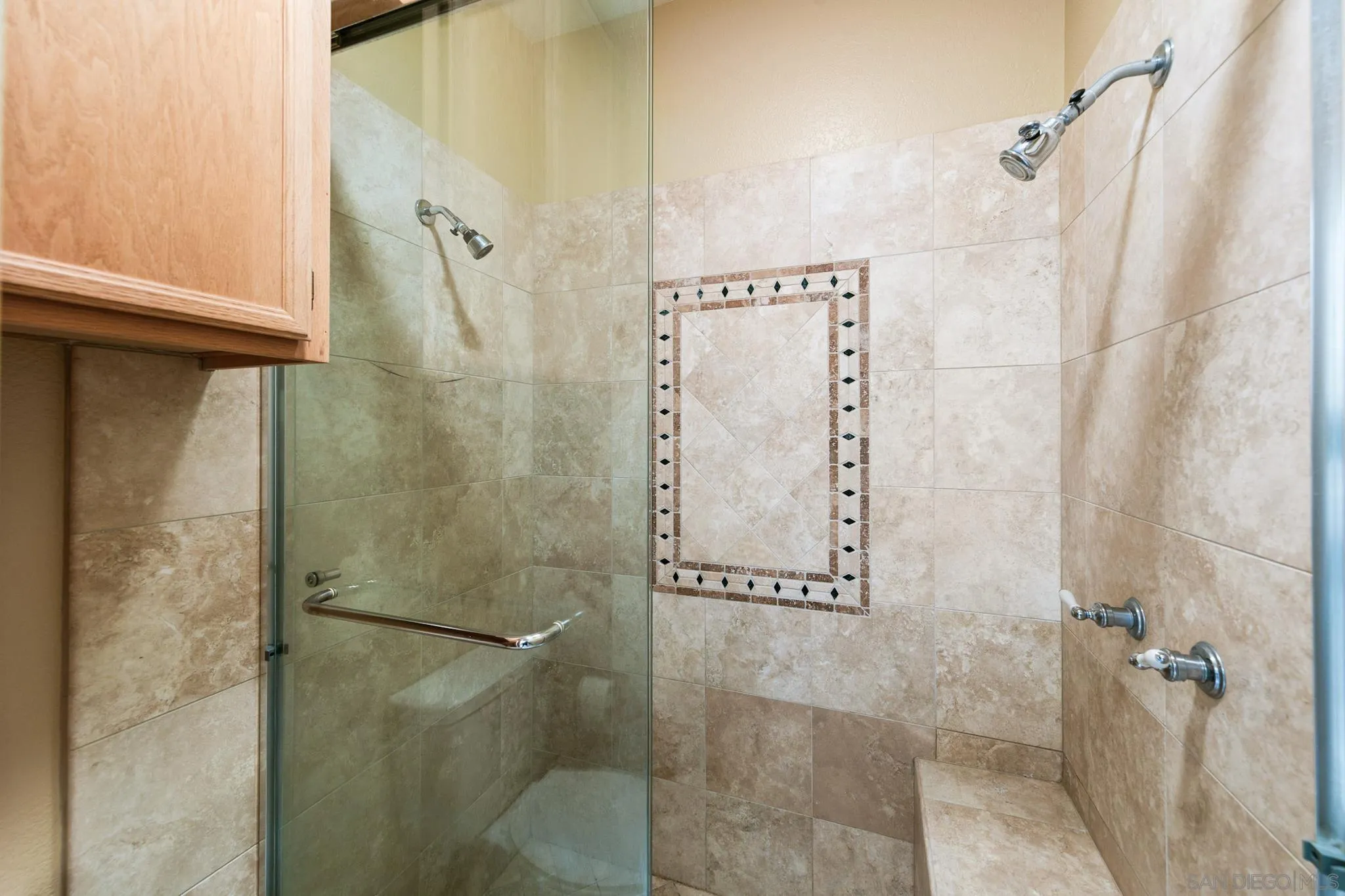 https://cdn.realtyfeed.com/cdn/127/260012331/bd34246ae719f21ee1d2dfbf4f811bda.webp