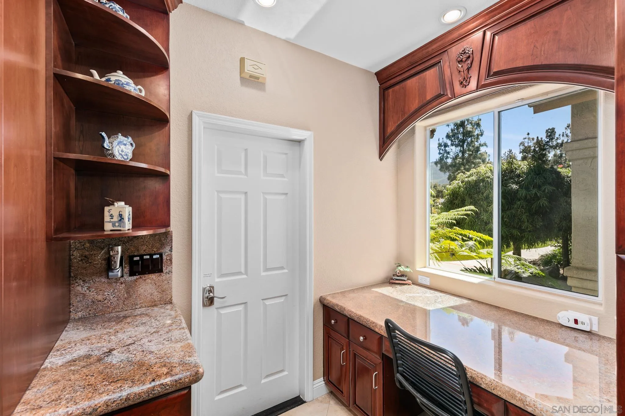 https://cdn.realtyfeed.com/cdn/127/260012331/e24b612c6c2cb466a2ce752f87af1e99.webp