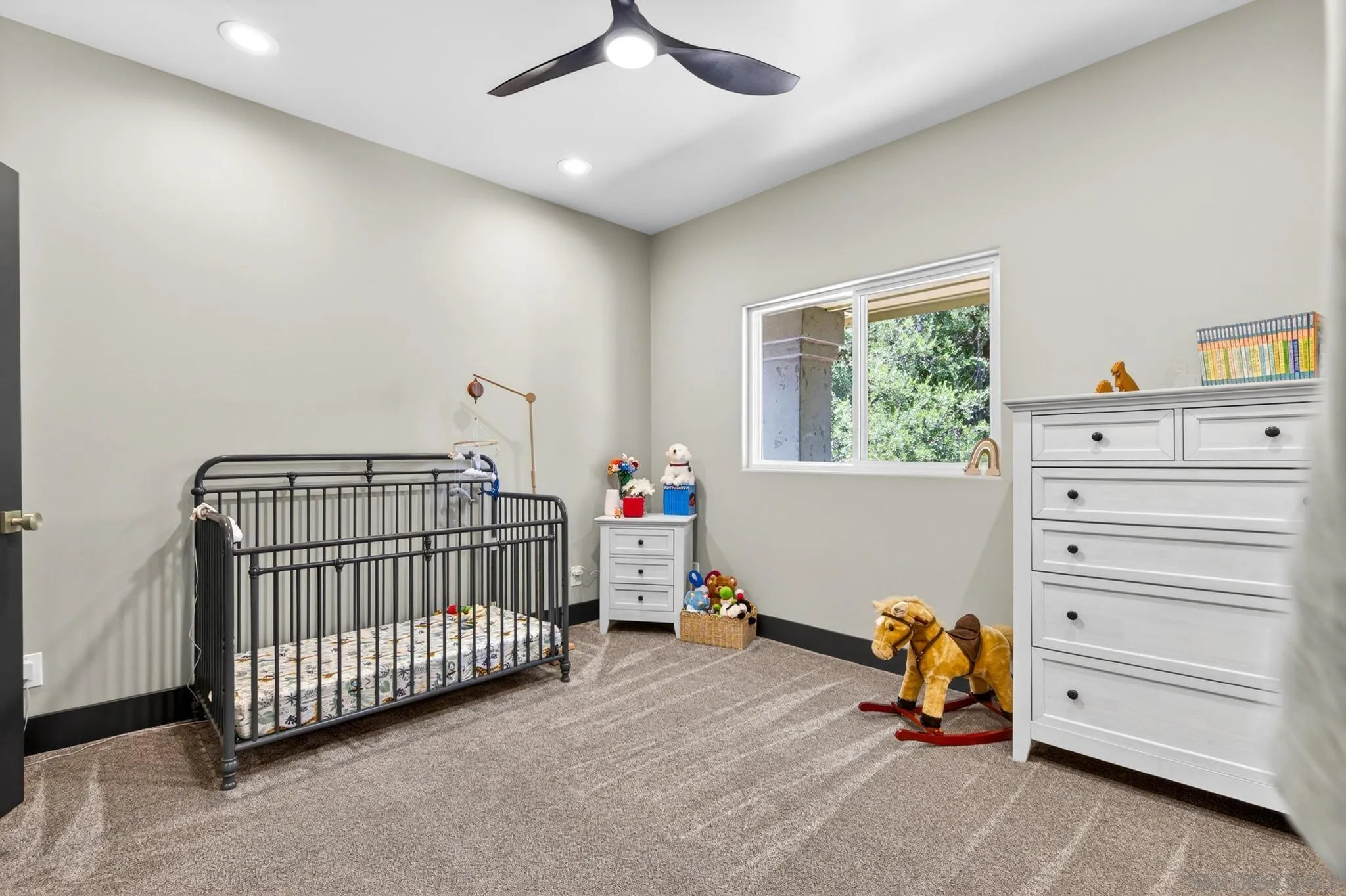 https://cdn.realtyfeed.com/cdn/127/260012332/02e969e7d3d679643dd4d613afd2299f.webp