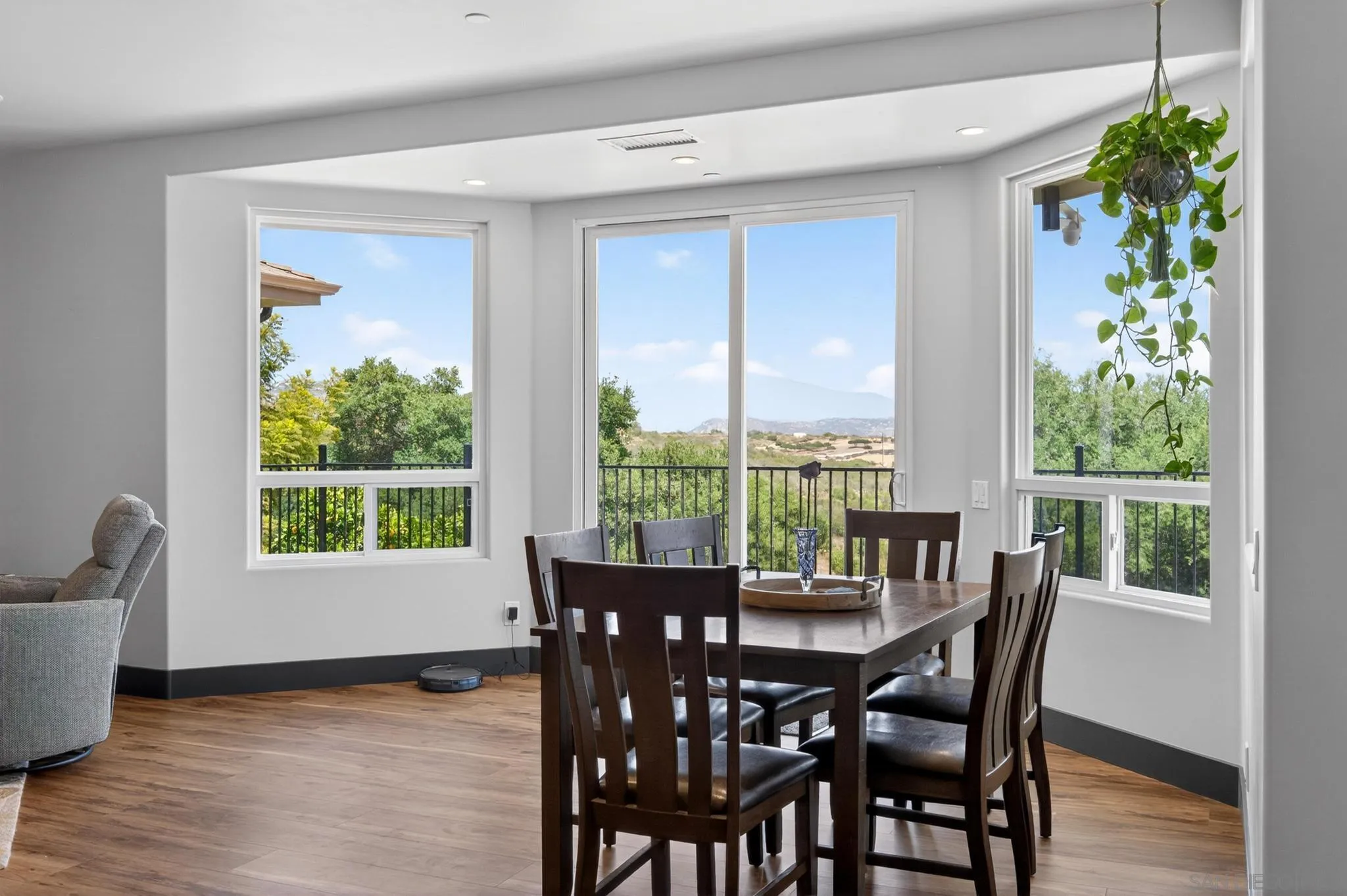 https://cdn.realtyfeed.com/cdn/127/260012332/6d6c913a61788c7ac8f8d643ec782fd4.webp
