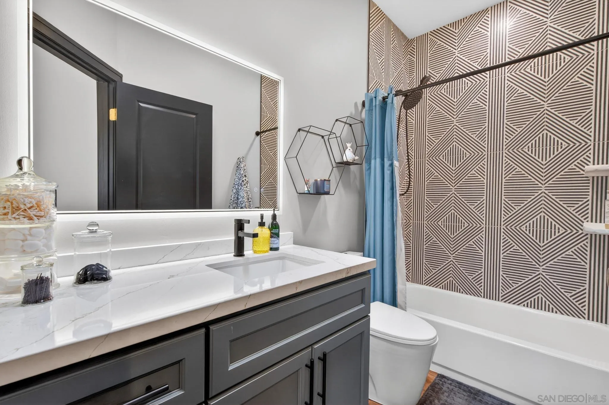 https://cdn.realtyfeed.com/cdn/127/260012332/7894a69c8f7e51ae0645126801e48cb5.webp