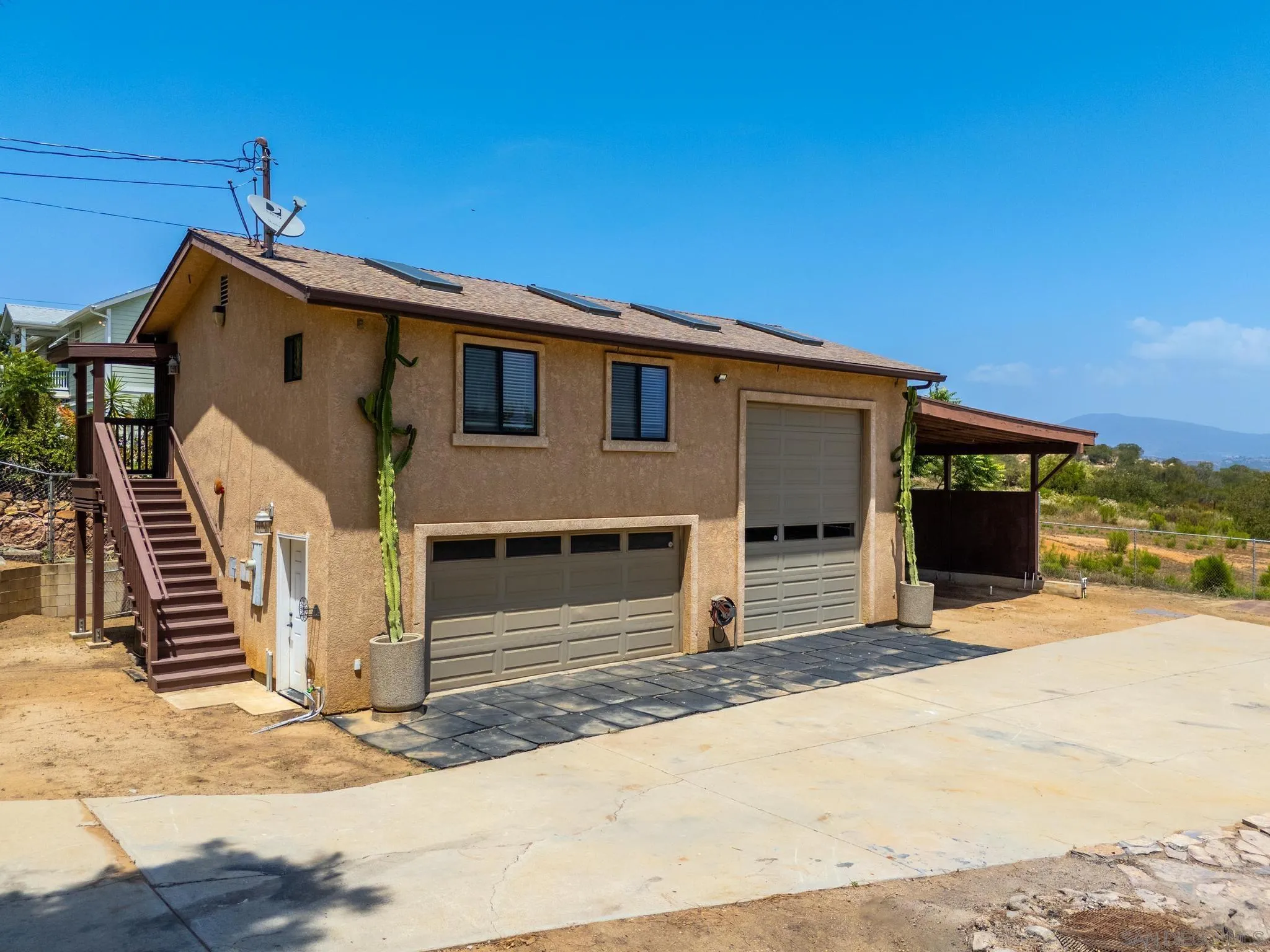 https://cdn.realtyfeed.com/cdn/127/260012332/842f383ba8a0b73e32bde97ea4be927c.webp