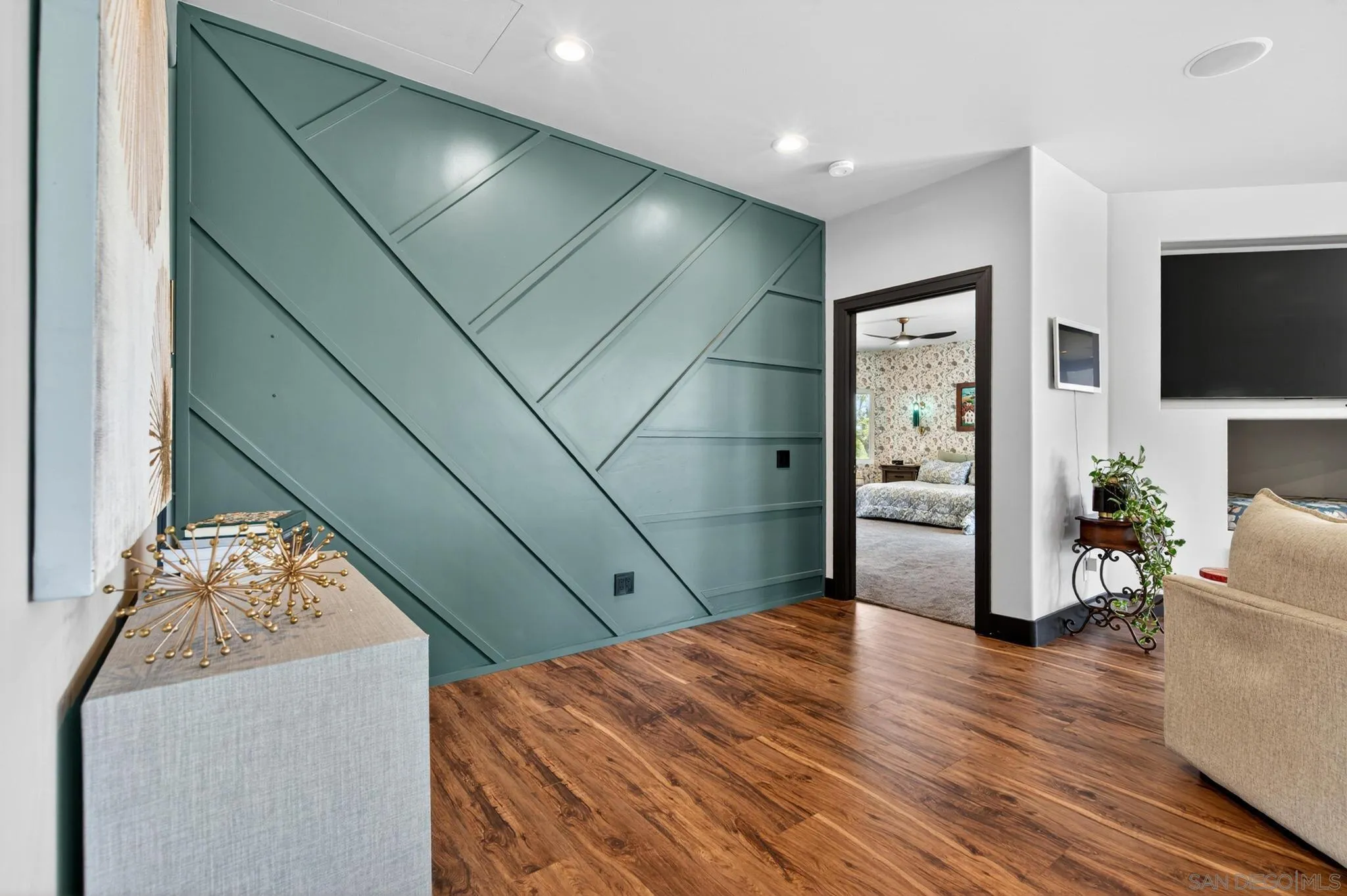 https://cdn.realtyfeed.com/cdn/127/260012332/874d9e27ab986c06589672c524cd63ba.webp