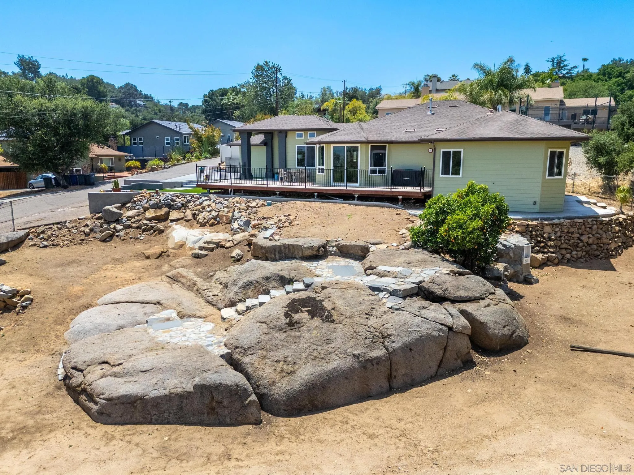 https://cdn.realtyfeed.com/cdn/127/260012332/8fb8b18f9234cc5202dcd003b614c026.webp