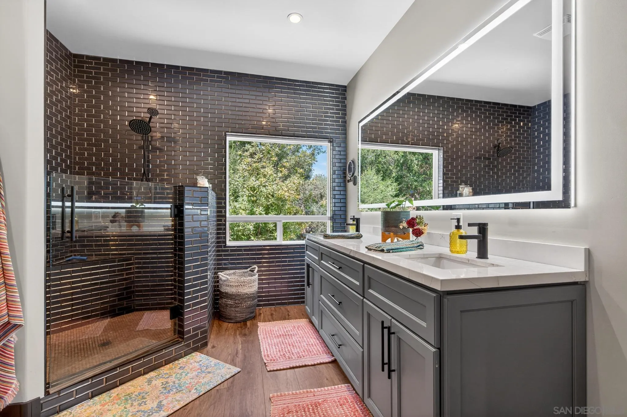 https://cdn.realtyfeed.com/cdn/127/260012332/bc7b8dc42655623d9de3ad4d88816f0f.webp