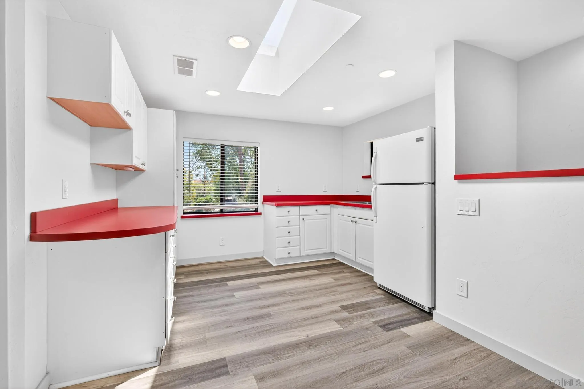 https://cdn.realtyfeed.com/cdn/127/260012332/d210c2d1c30d10786c3baa8a84eedebe.webp