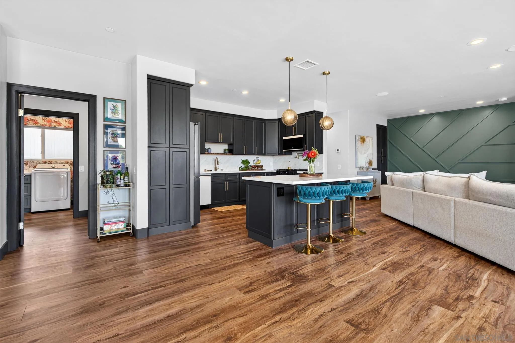 https://cdn.realtyfeed.com/cdn/127/260012332/da2fabea764c58c54dd6430b43d4ee7d.webp