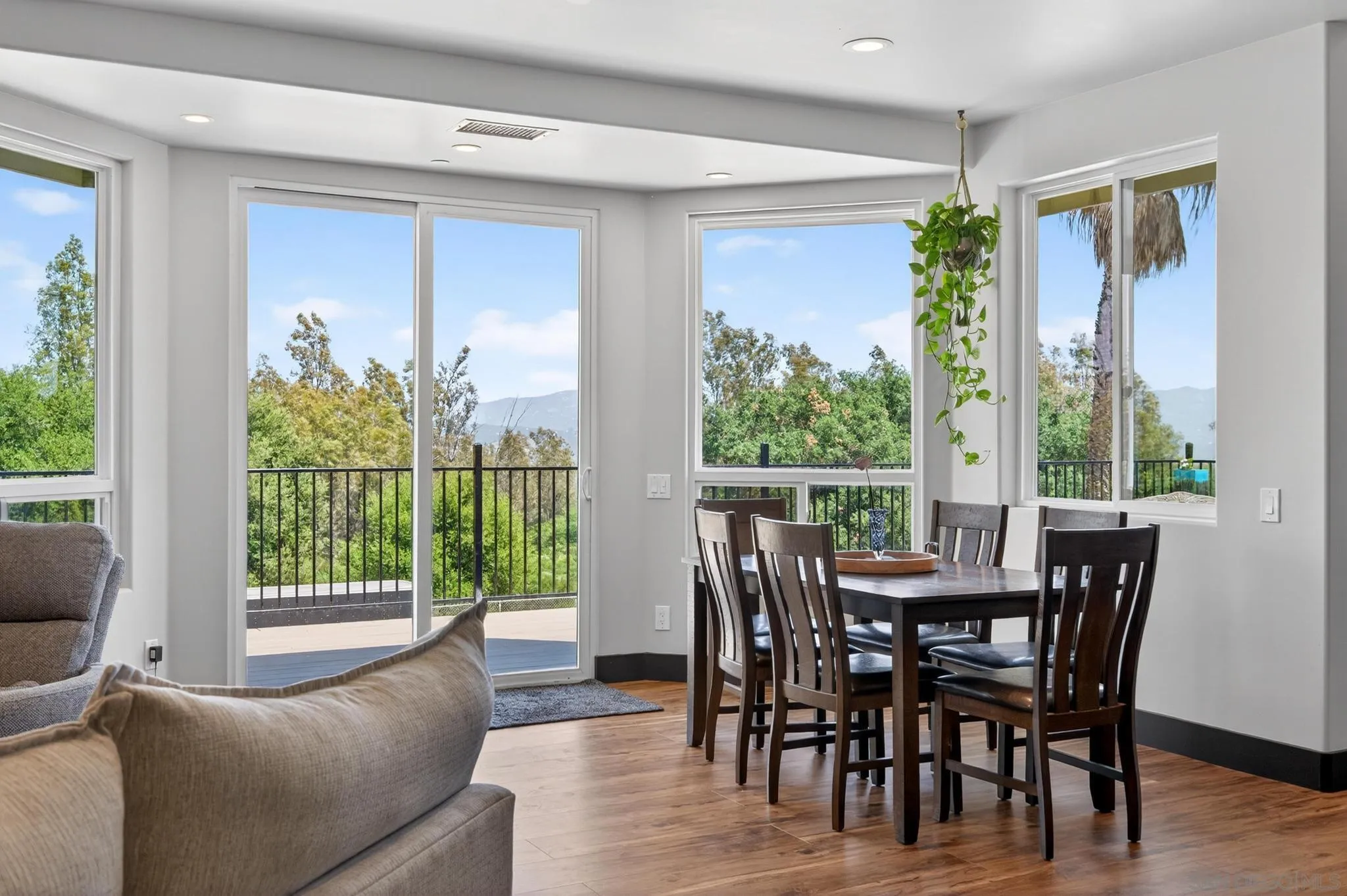 https://cdn.realtyfeed.com/cdn/127/260012332/e4e78da0314a75a4504d0f6c6b0ed1c4.webp