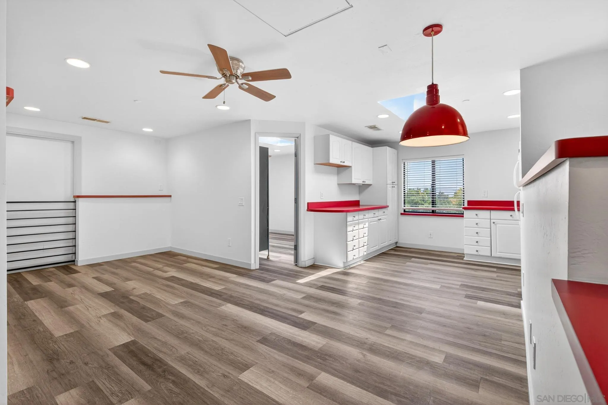 https://cdn.realtyfeed.com/cdn/127/260012332/f9e1d77305c4247fa74931ed33e41c27.webp
