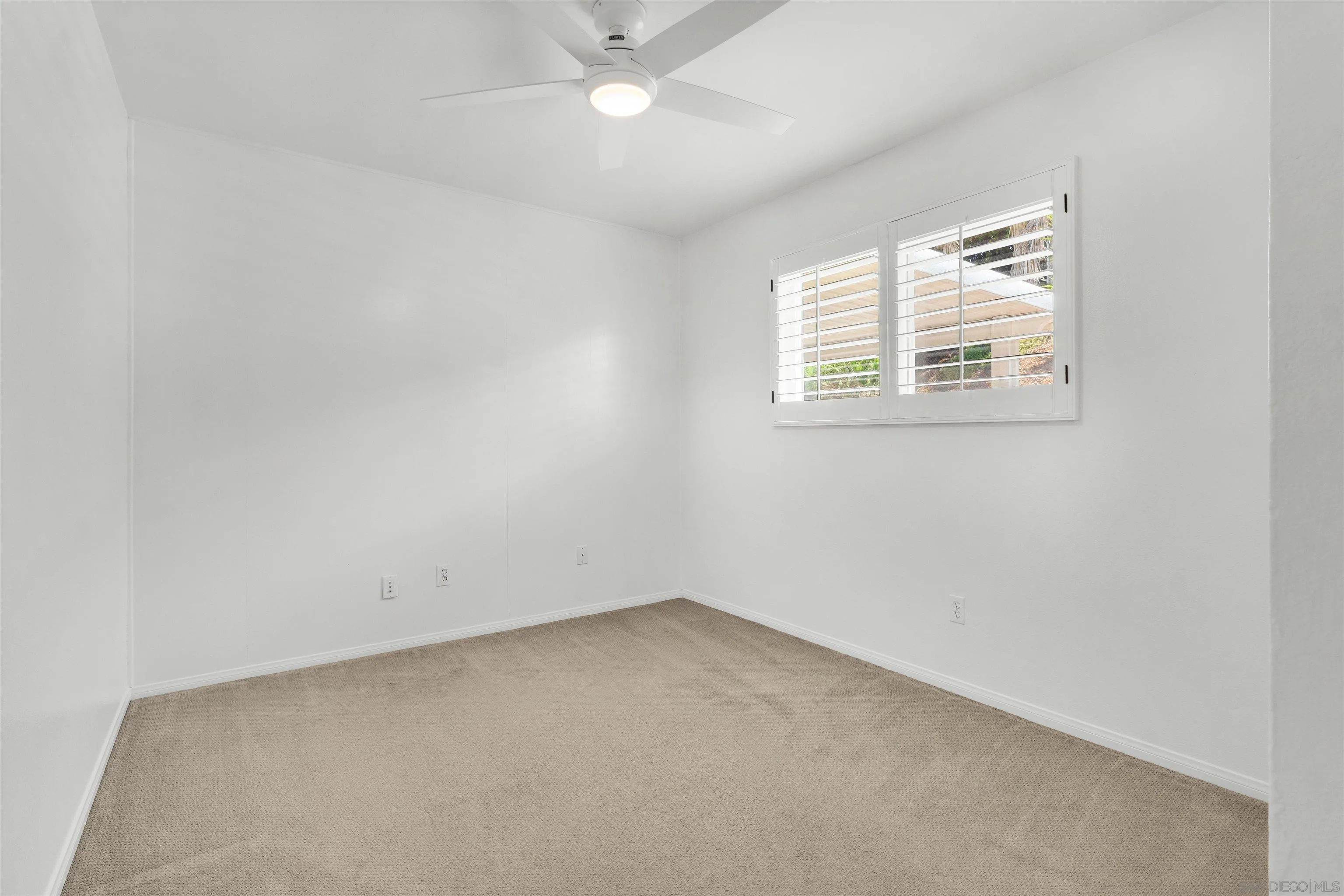 https://cdn.realtyfeed.com/cdn/127/260012334/72512a0bc0f93e284106f028cc7a68c3.webp