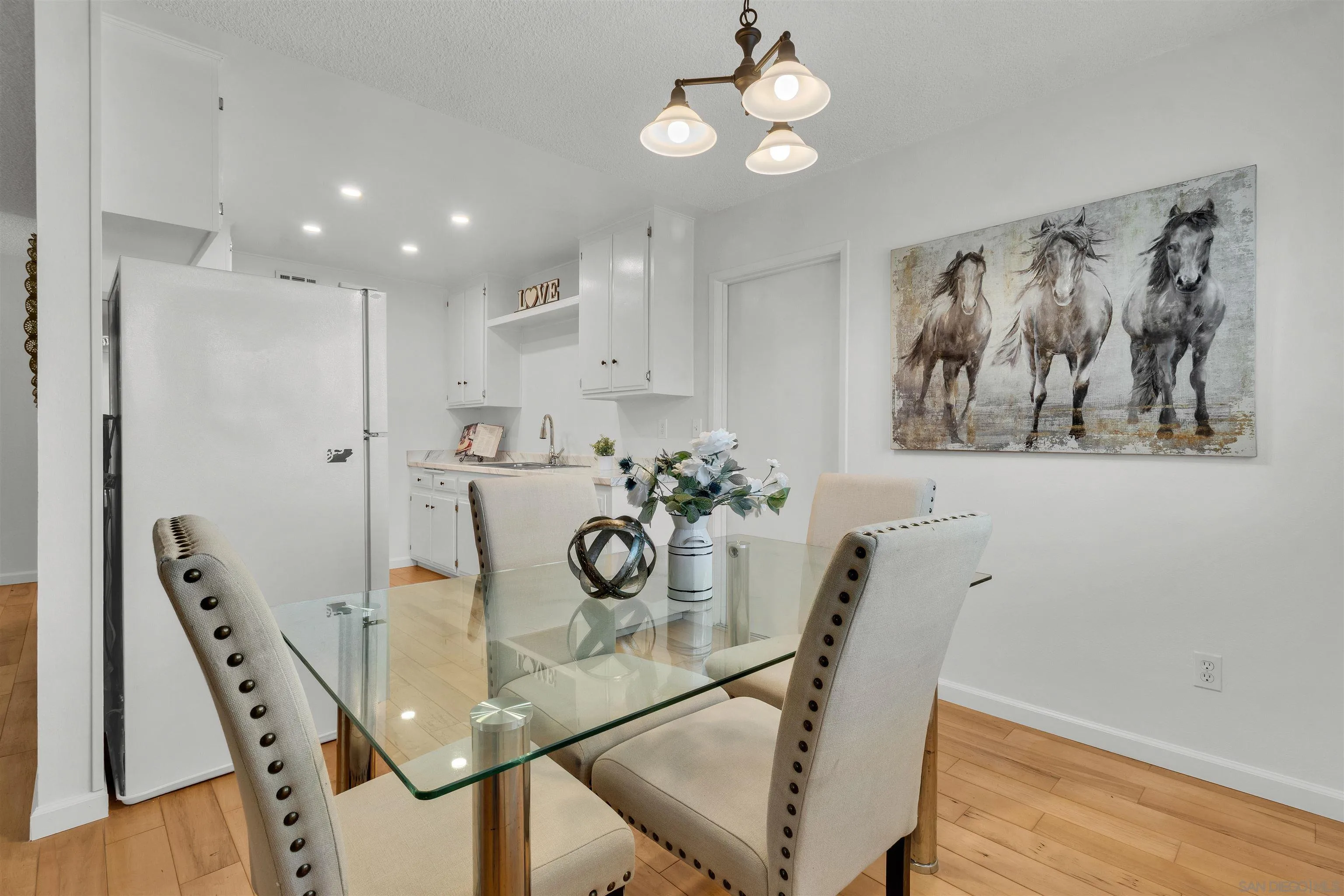 https://cdn.realtyfeed.com/cdn/127/260012334/774917aea0b22af3ea46681b277297bf.webp