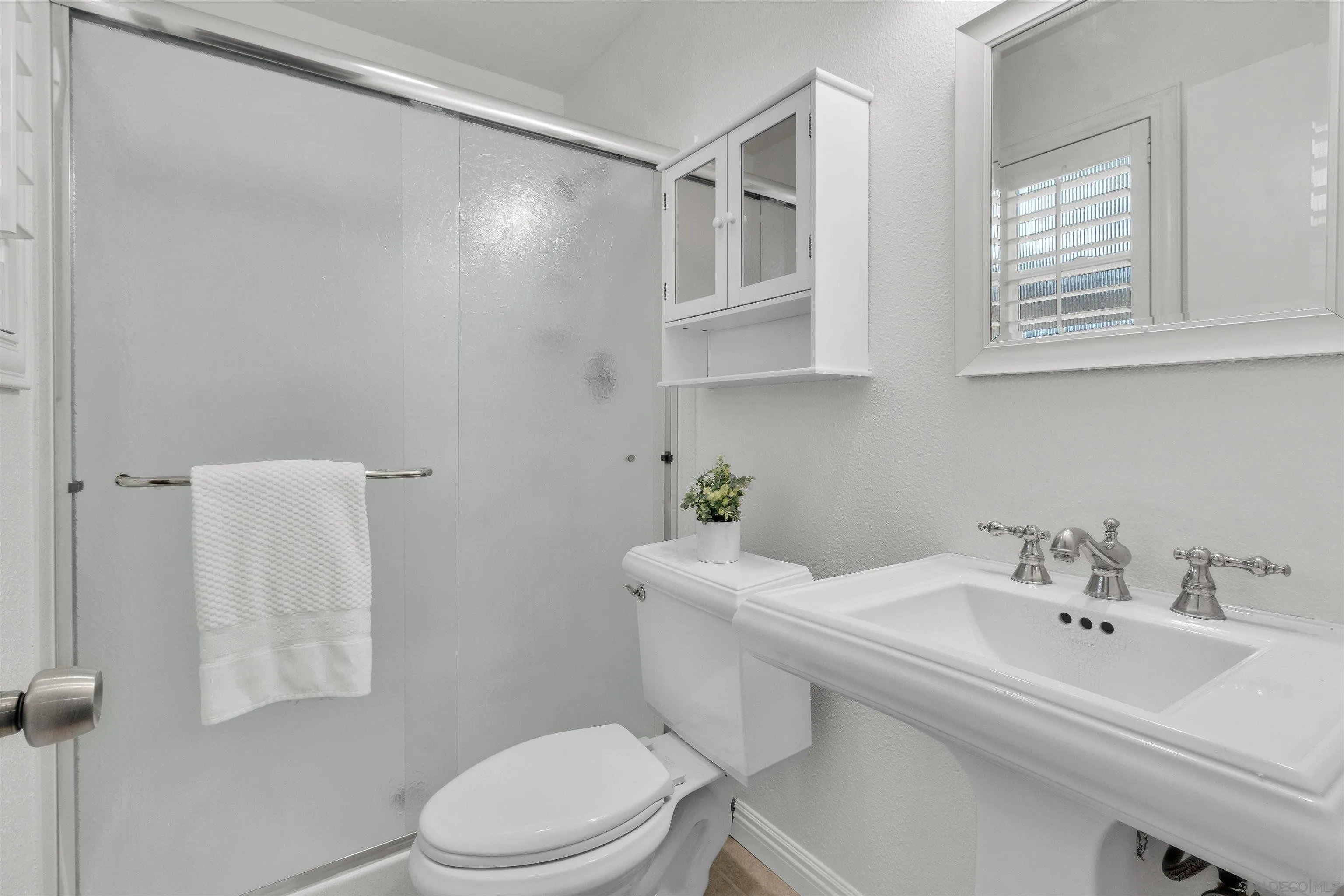 https://cdn.realtyfeed.com/cdn/127/260012334/a5addd383eb92822a2eec8e3954ac325.webp
